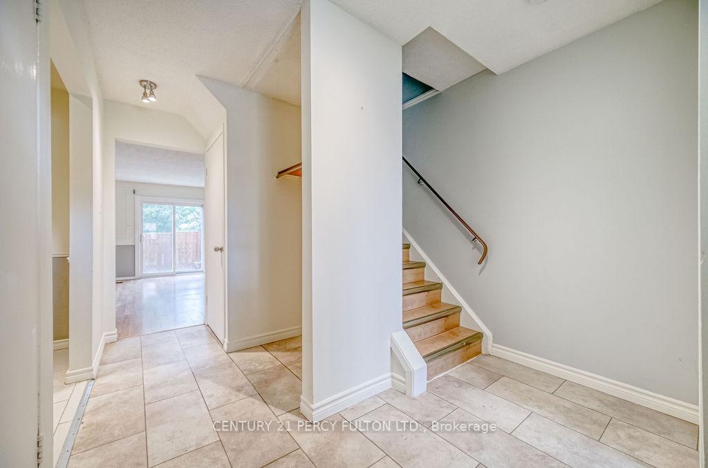 Photo 7 of Unit 15, 700 Harmony Road N, Oshawa, Pinecrest — HOMEH