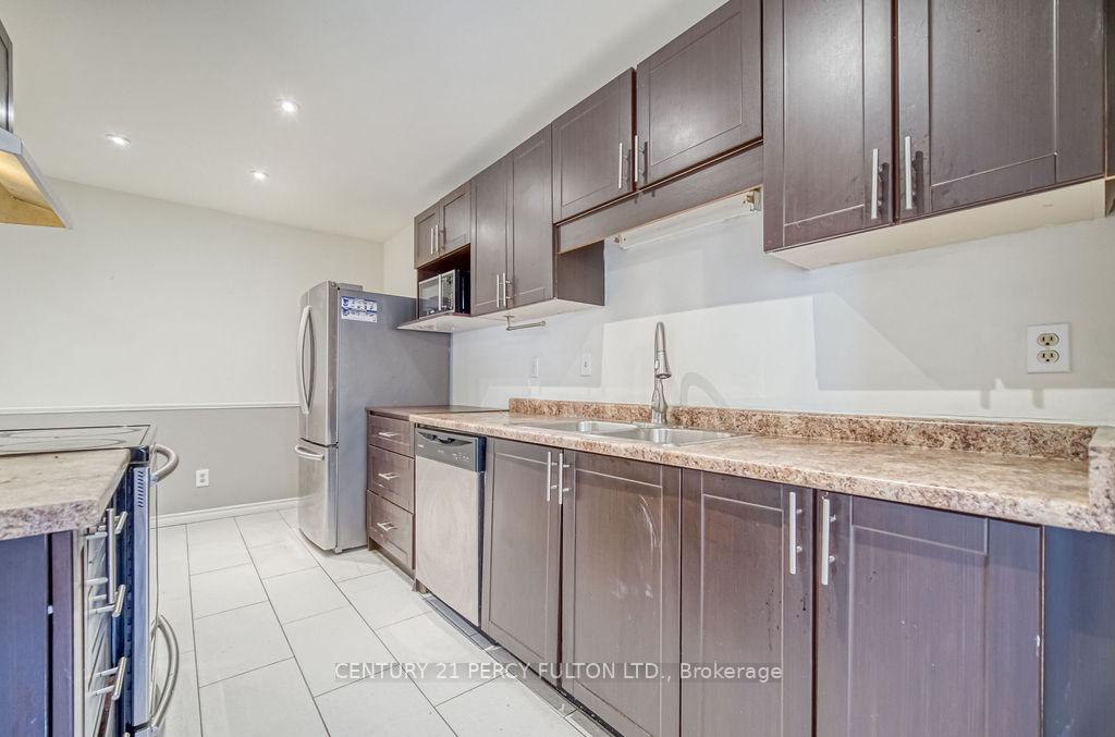 Photo 38 of Unit 15, 700 Harmony Road N, Oshawa, Pinecrest — HOMEH