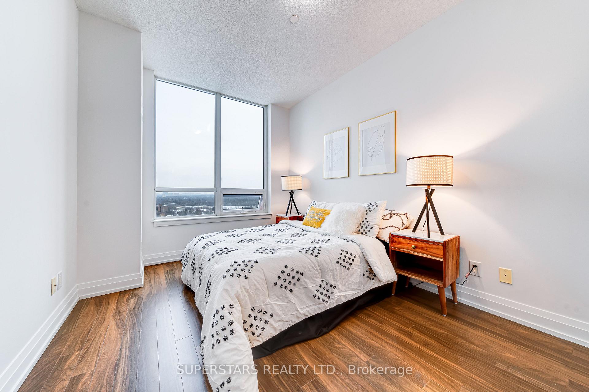 Photo 6 of Unit 811, 7167 Yonge Street, Markham, Thornhill — HOMEH