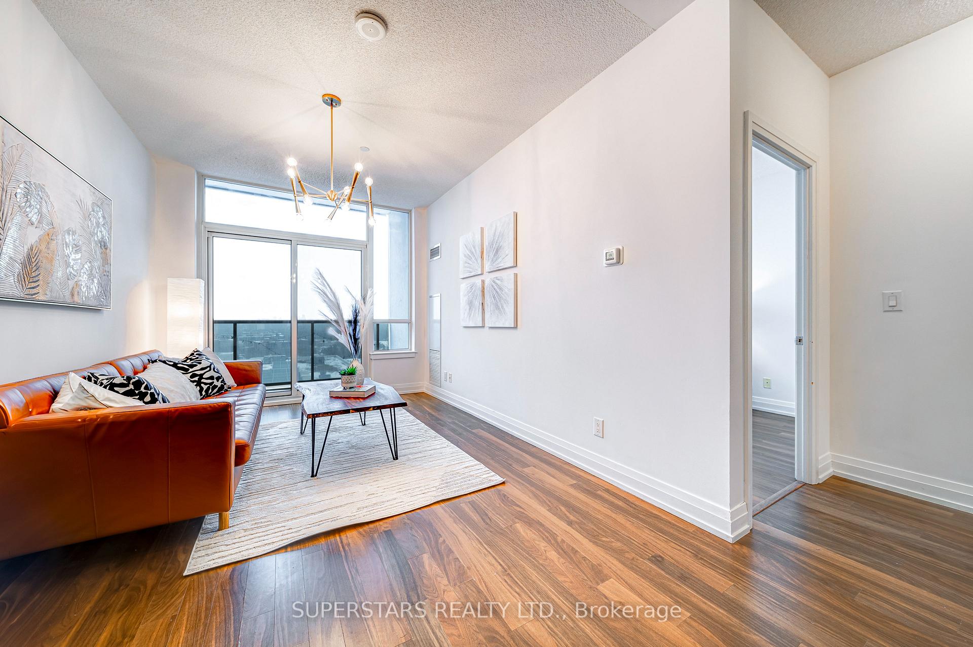 Photo 13 of Unit 811, 7167 Yonge Street, Markham, Thornhill — HOMEH
