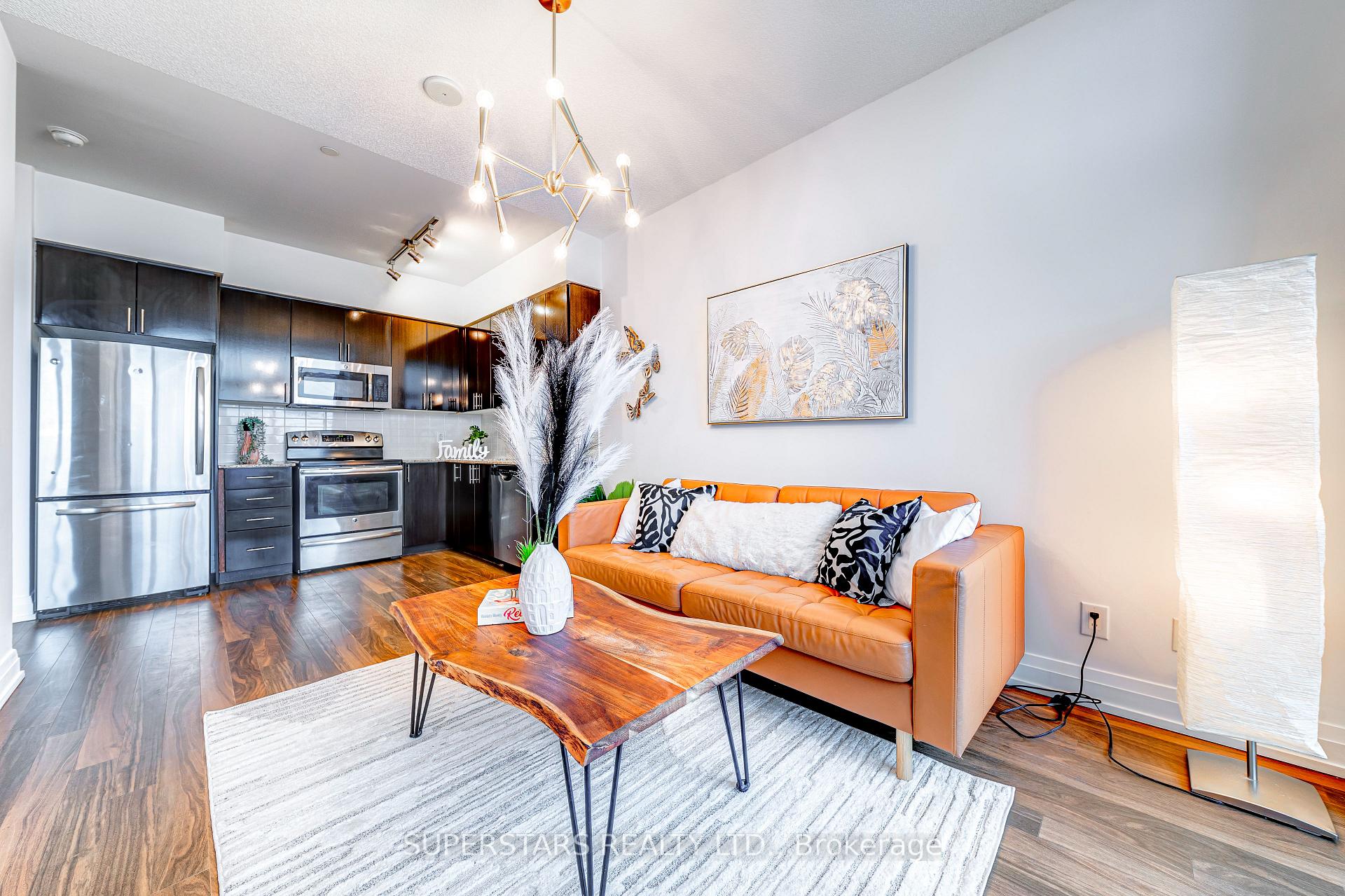 Photo 15 of Unit 811, 7167 Yonge Street, Markham, Thornhill — HOMEH