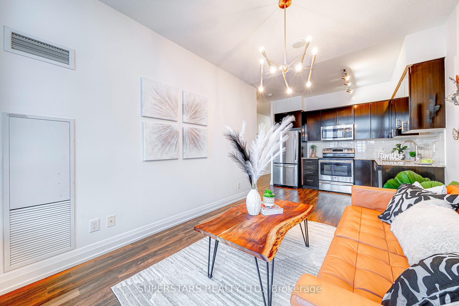 Photo 16 of Unit 811, 7167 Yonge Street, Markham, Thornhill — HOMEH