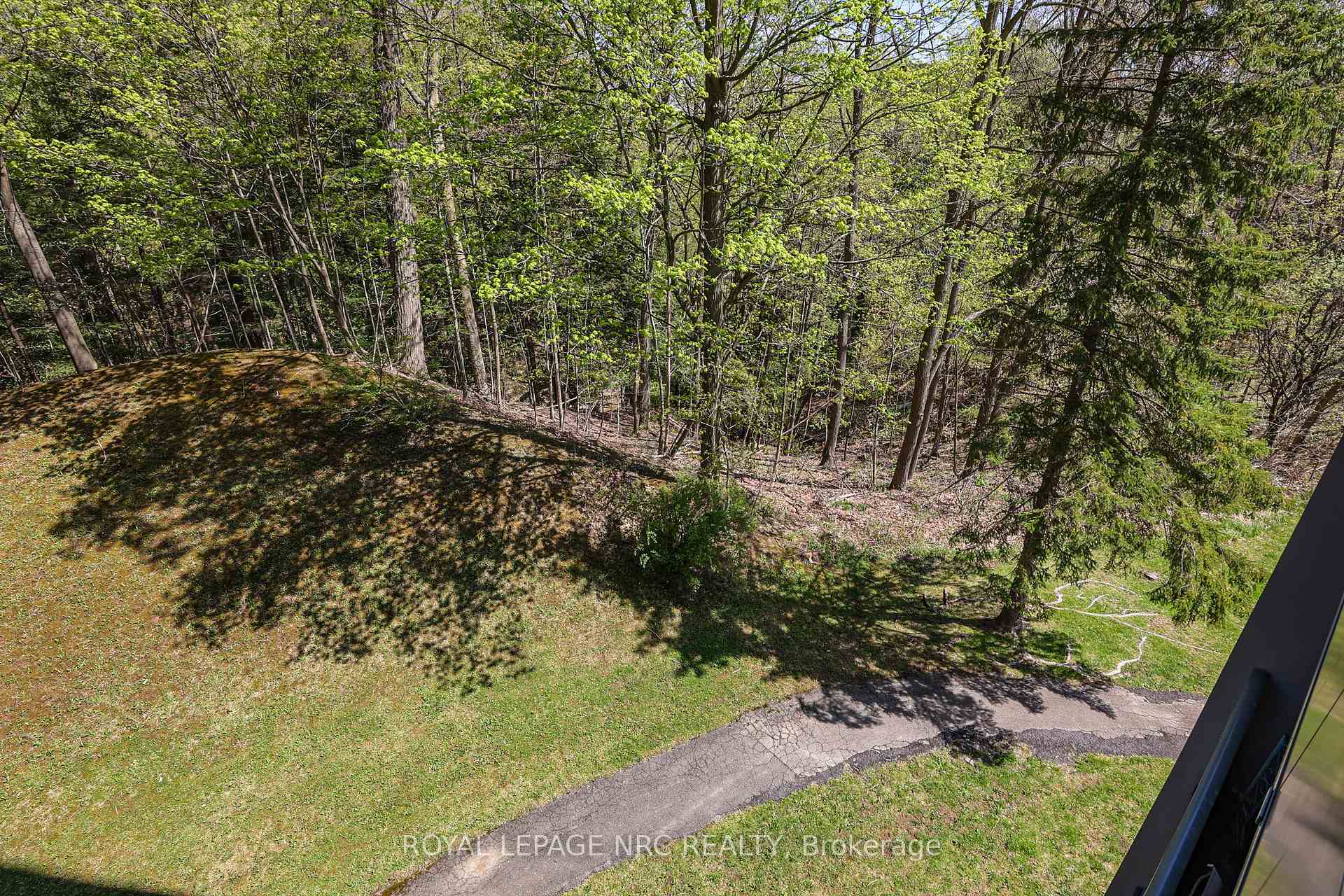 Photo 21 of Unit 303, 1968 Main Street W, Hamilton, Ainslie Wood — HOMEH