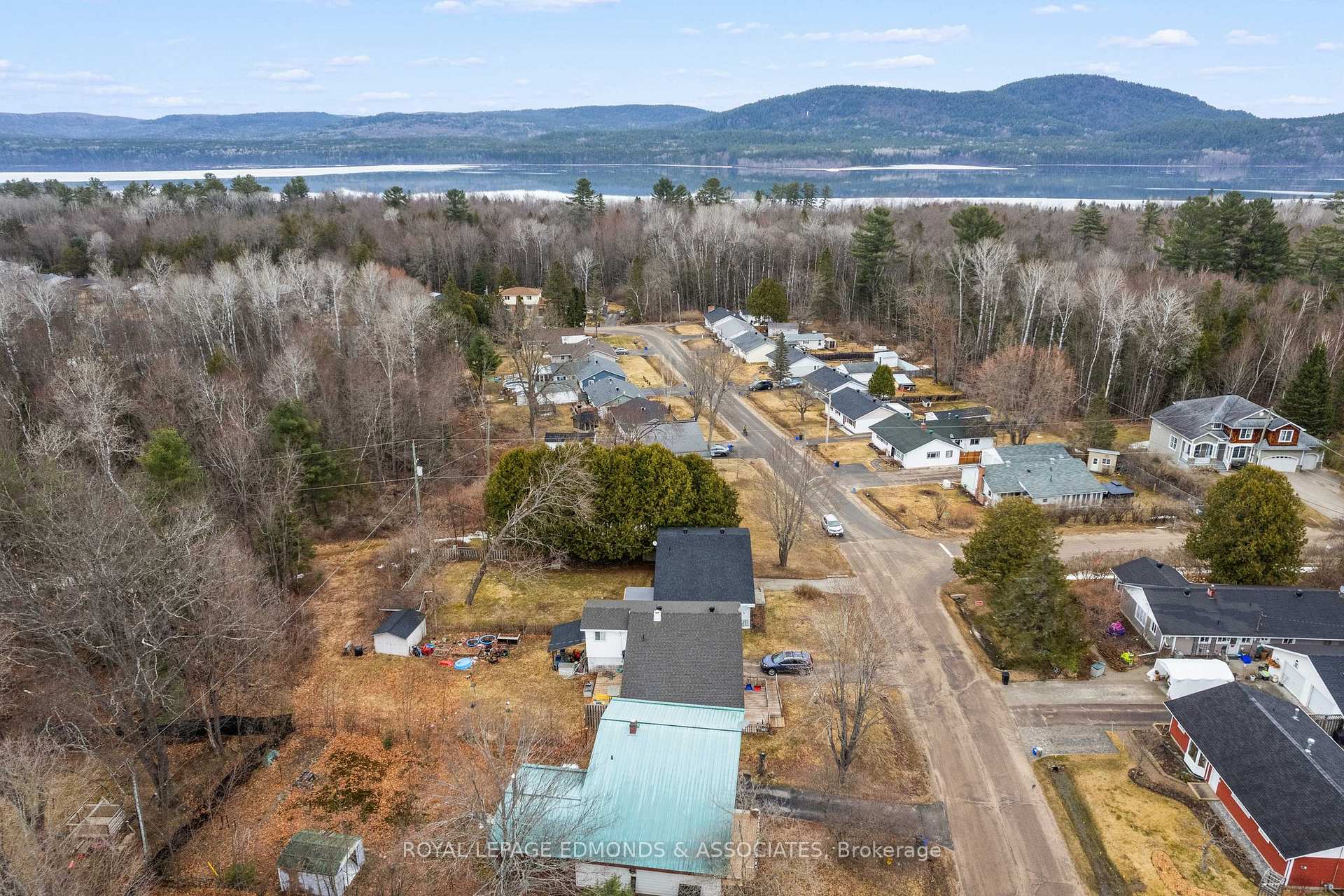 Photo 35 of 13 Lasalle Drive, Deep River — HOMEH