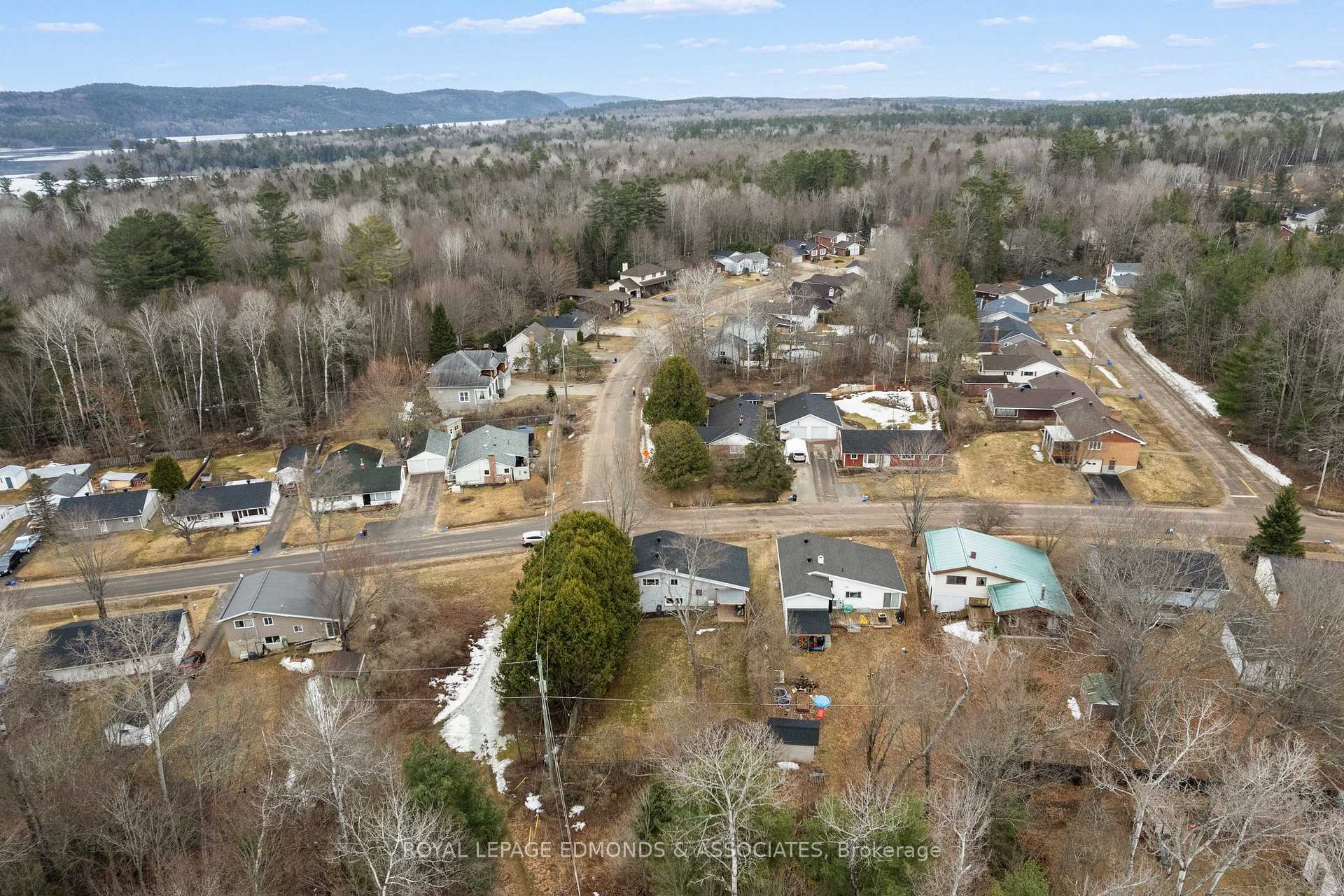 Photo 37 of 13 Lasalle Drive, Deep River — HOMEH