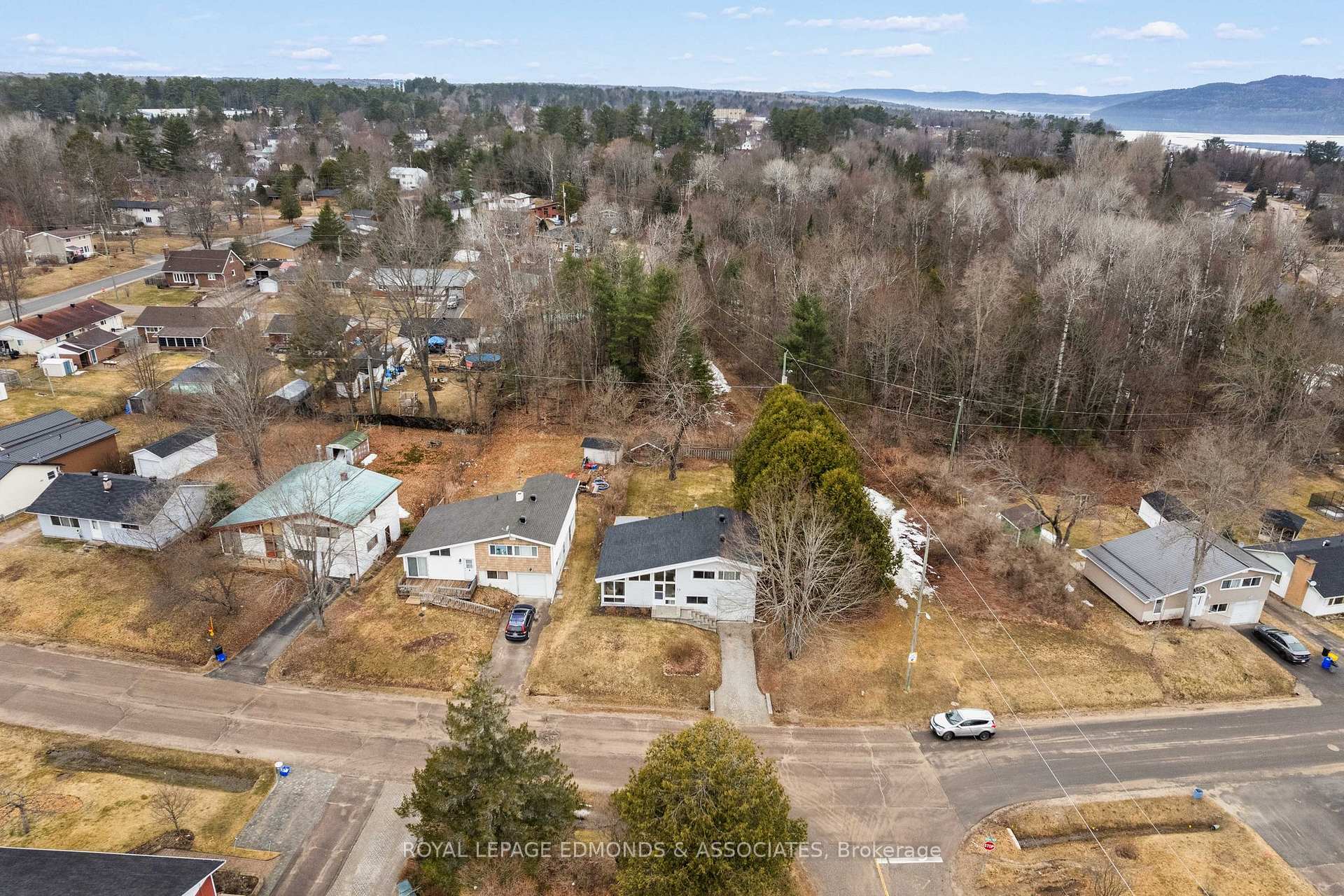 Photo 38 of 13 Lasalle Drive, Deep River — HOMEH