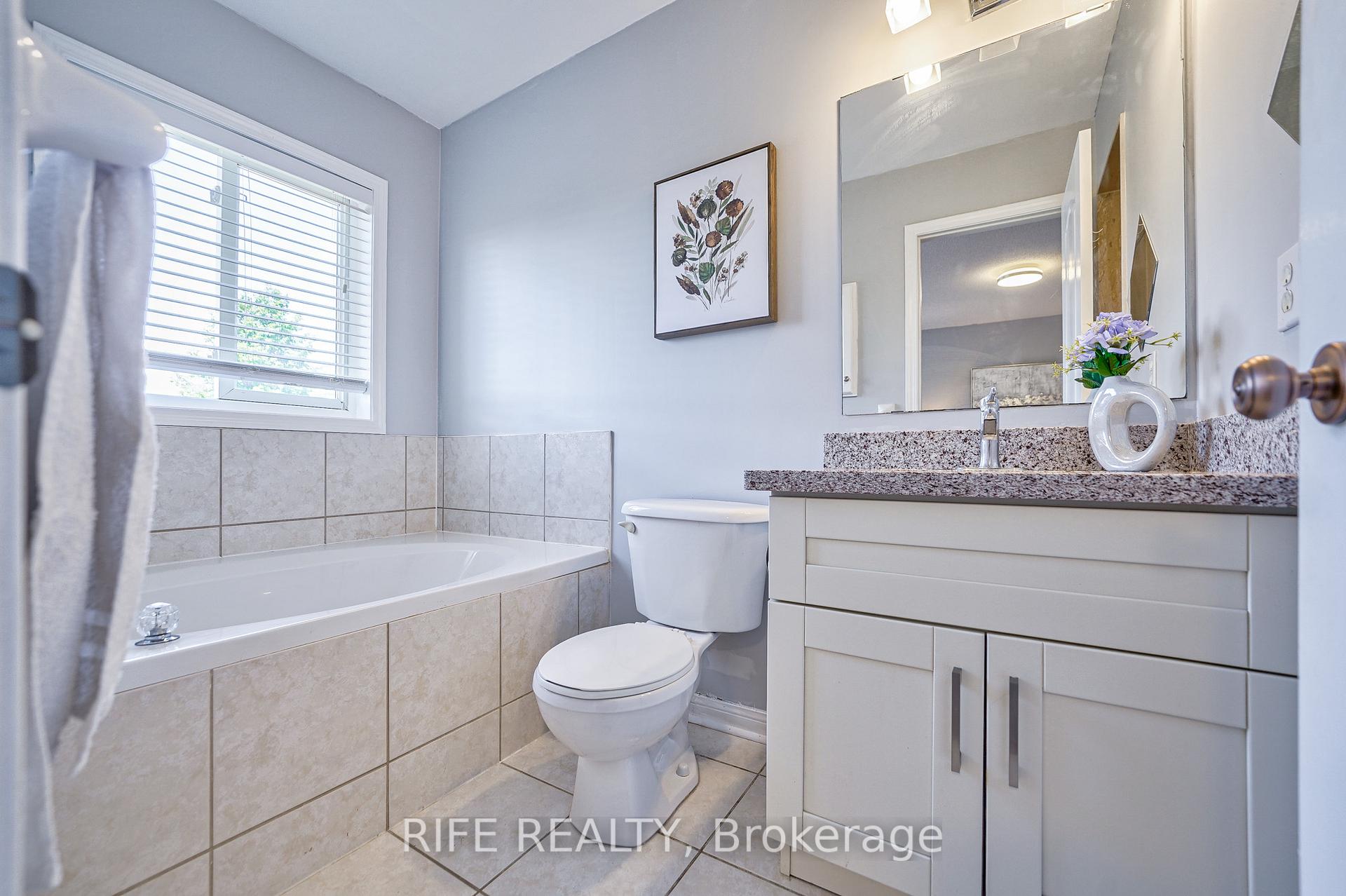 Photo 3 of 178 Town Centre Boulevard, Markham, Unionville — HOMEH