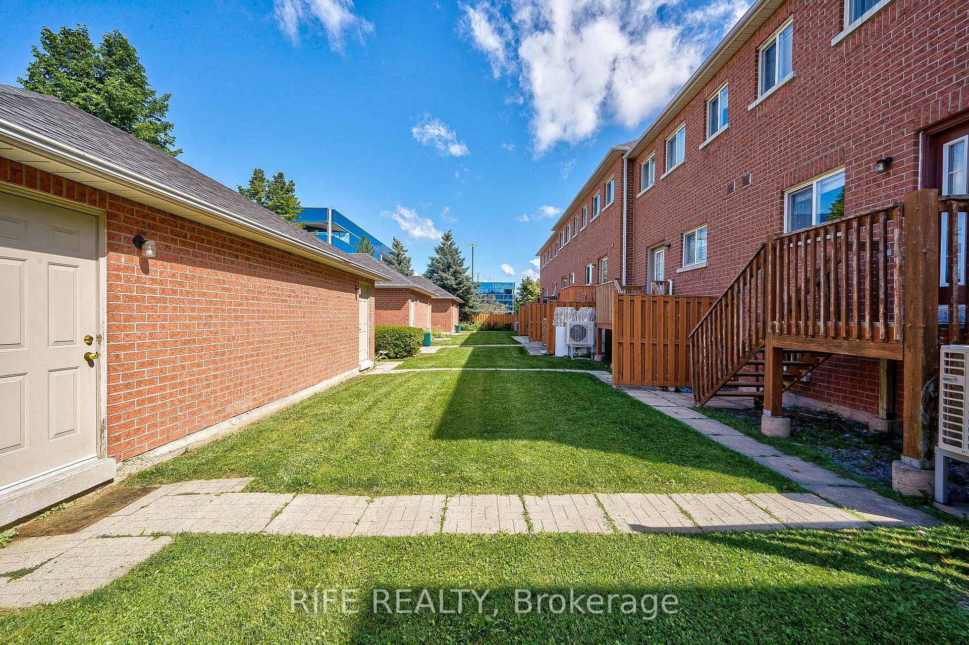 Photo 11 of 178 Town Centre Boulevard, Markham, Unionville — HOMEH