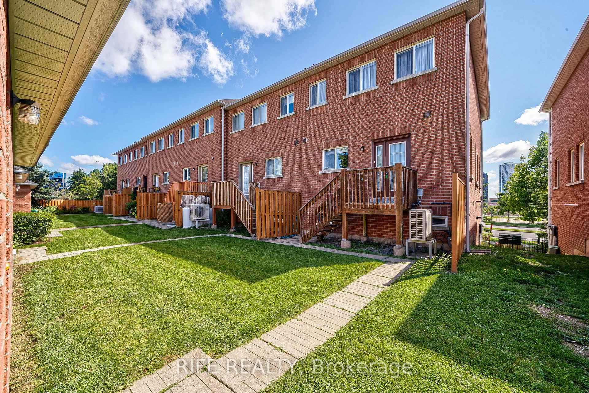 Photo 12 of 178 Town Centre Boulevard, Markham, Unionville — HOMEH