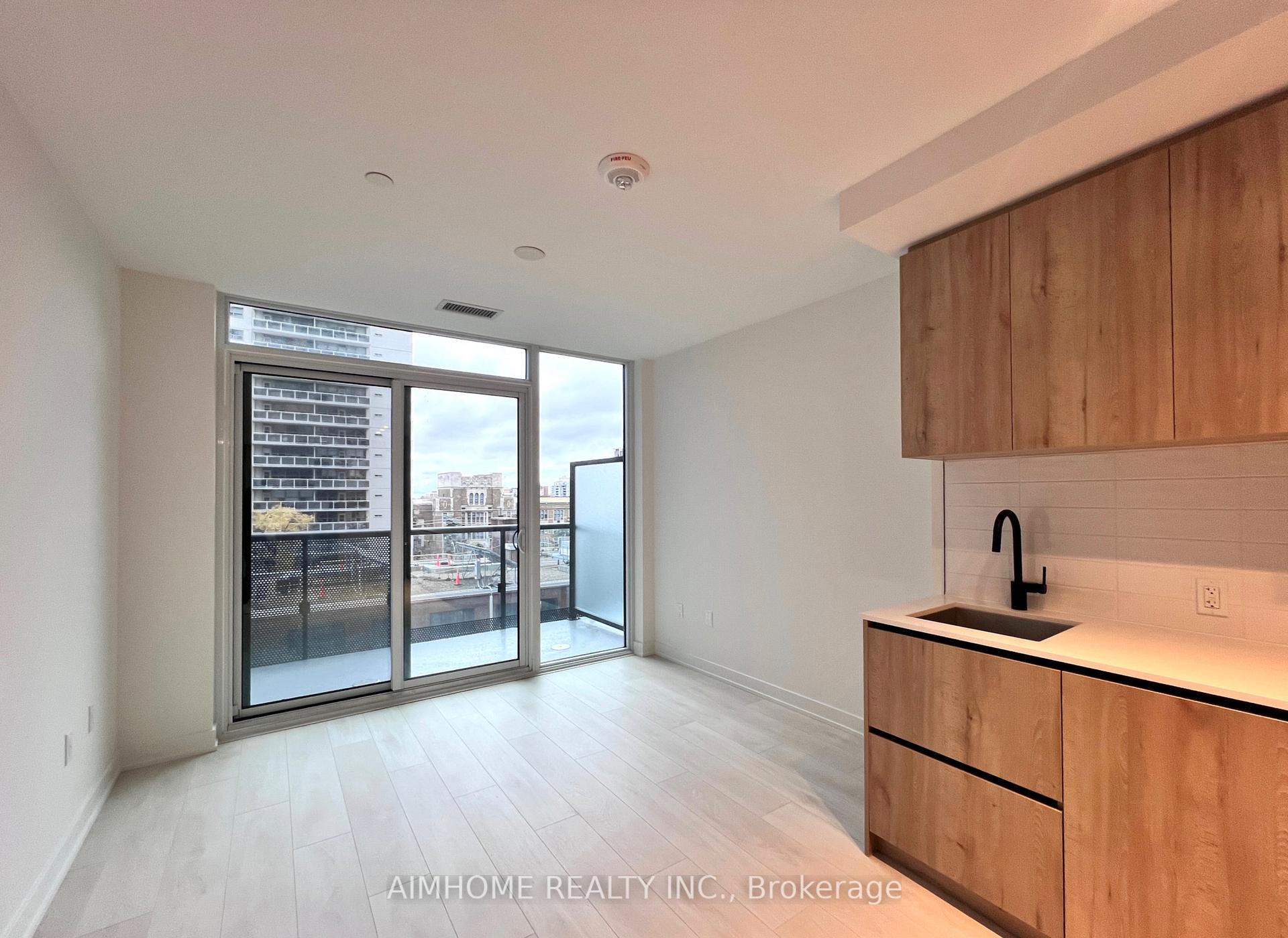Photo 3 of Unit 617, 117 Broadway Avenue, Toronto, Mount Pleasant West — HOMEH