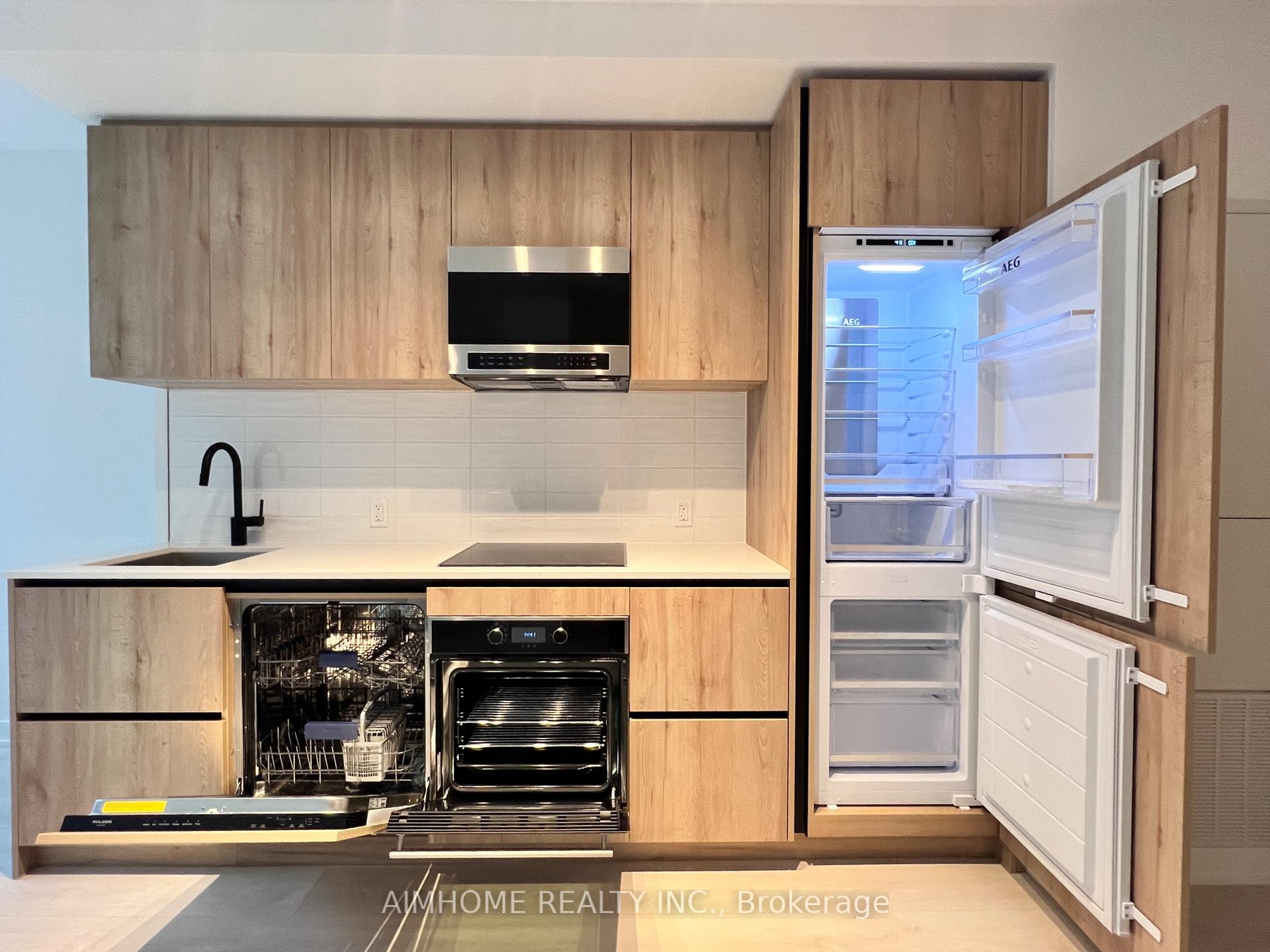 Photo 6 of Unit 617, 117 Broadway Avenue, Toronto, Mount Pleasant West — HOMEH