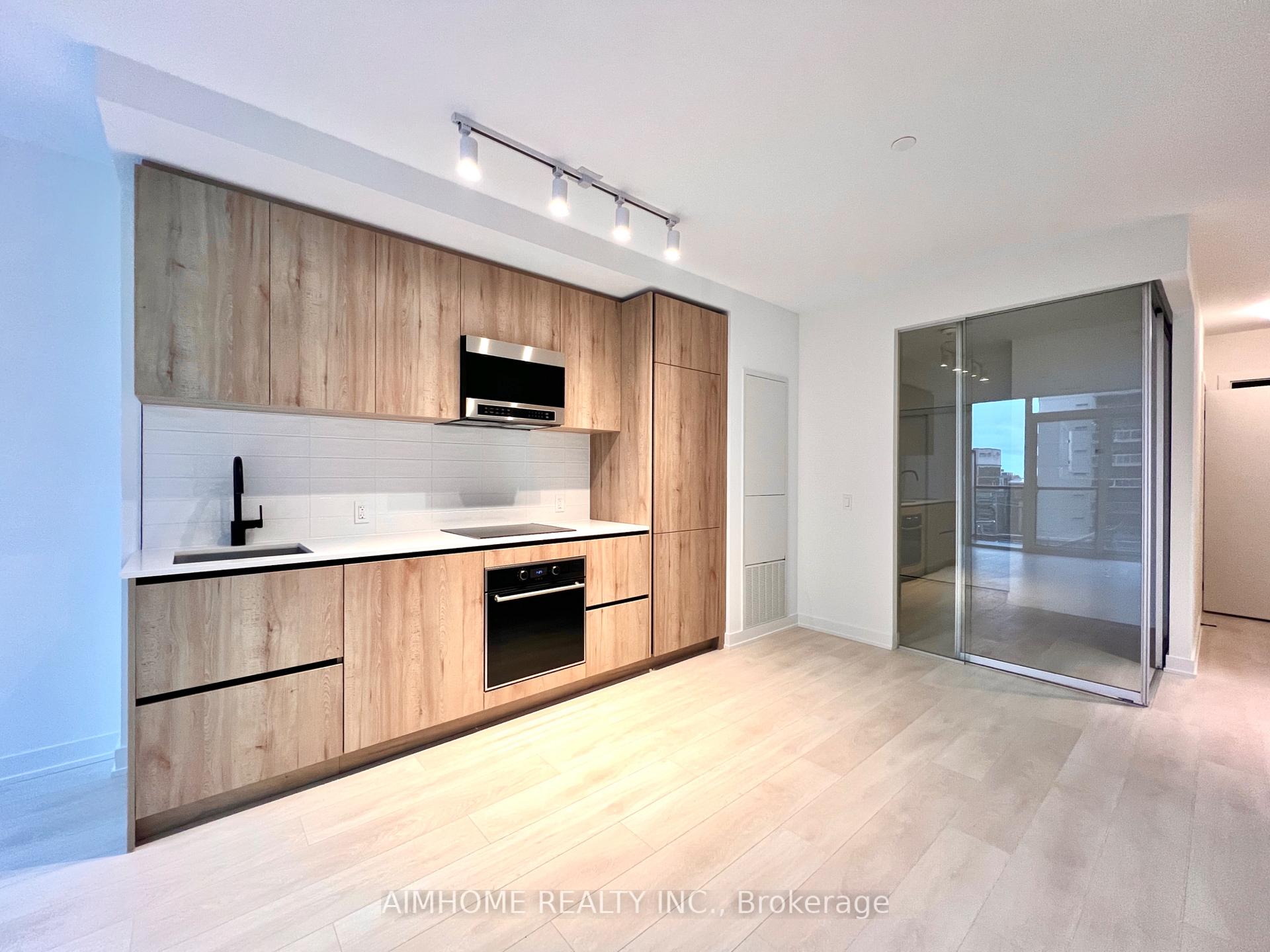 Photo 2 of Unit 617, 117 Broadway Avenue, Toronto, Mount Pleasant West — HOMEH