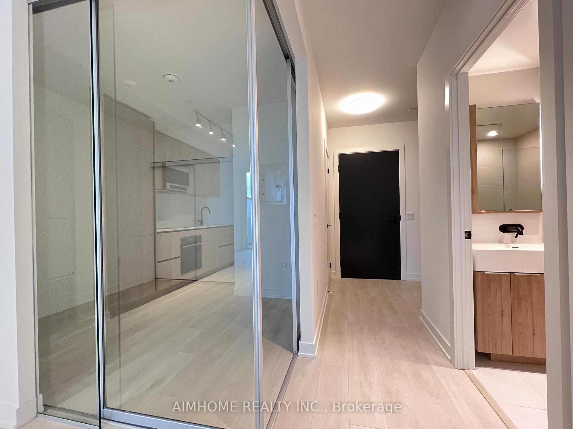 Photo 4 of Unit 617, 117 Broadway Avenue, Toronto, Mount Pleasant West — HOMEH