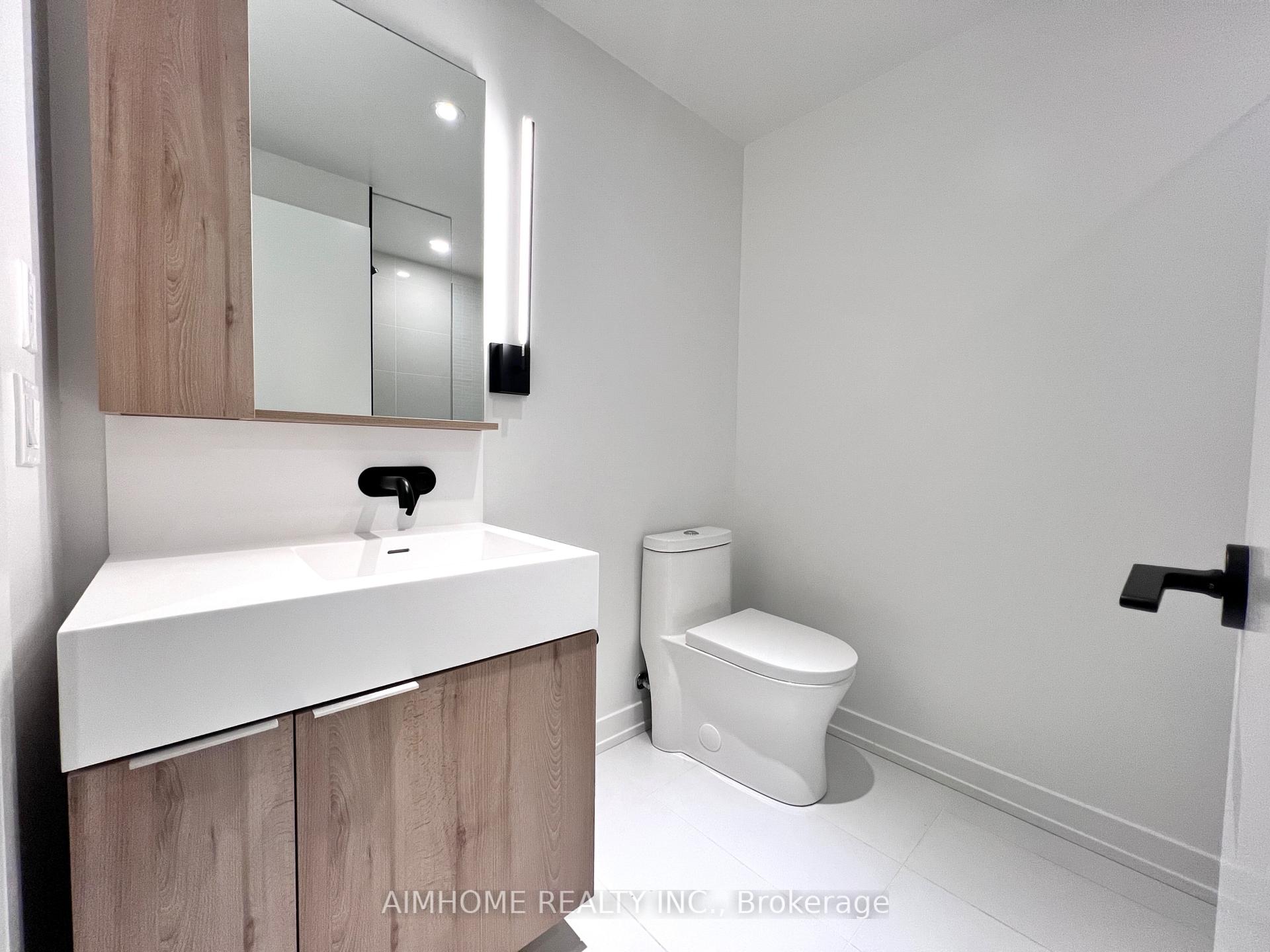 Photo 5 of Unit 617, 117 Broadway Avenue, Toronto, Mount Pleasant West — HOMEH
