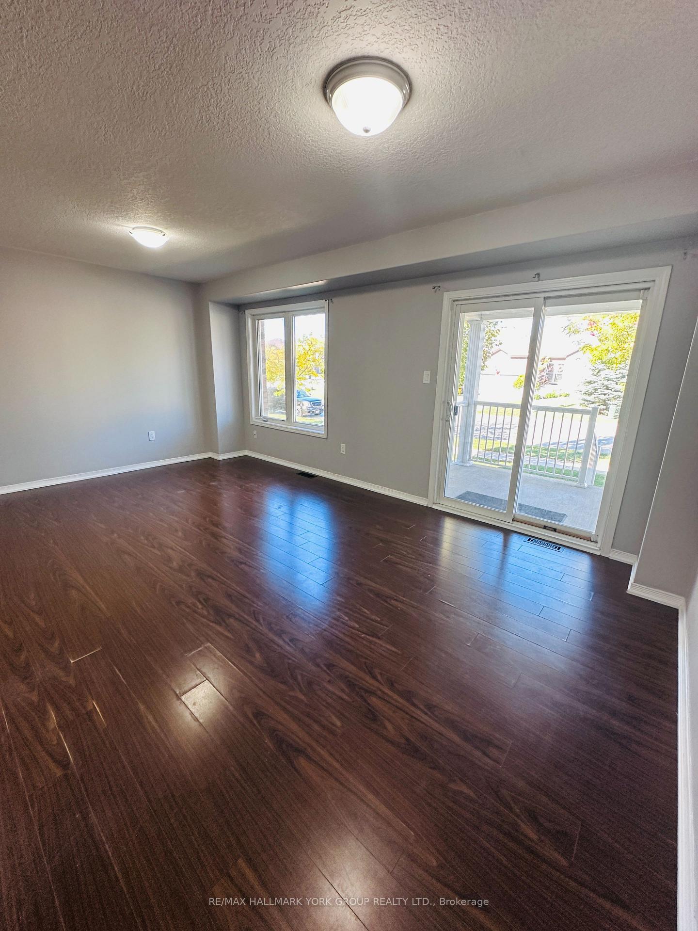 Photo 11 of Unit 9, 75 Prince William Way, Barrie, Innis-Shore — HOMEH