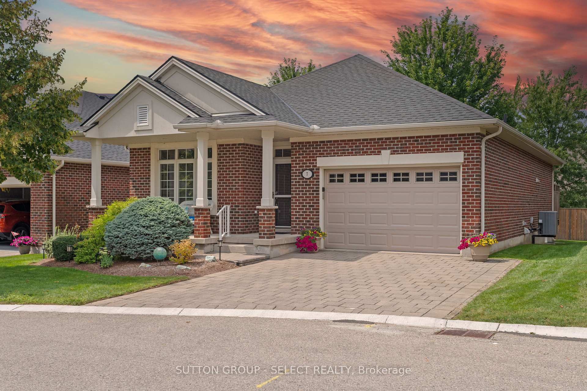 Photo 3 of Unit 7, 101 Southgate Parkway, St. Thomas — HOMEH