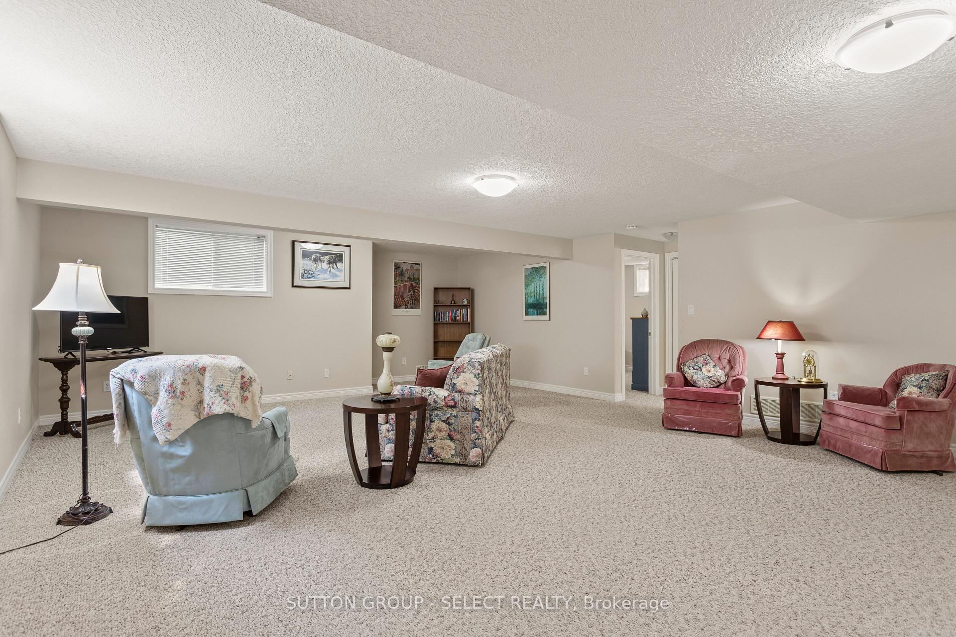 Photo 33 of Unit 7, 101 Southgate Parkway, St. Thomas — HOMEH