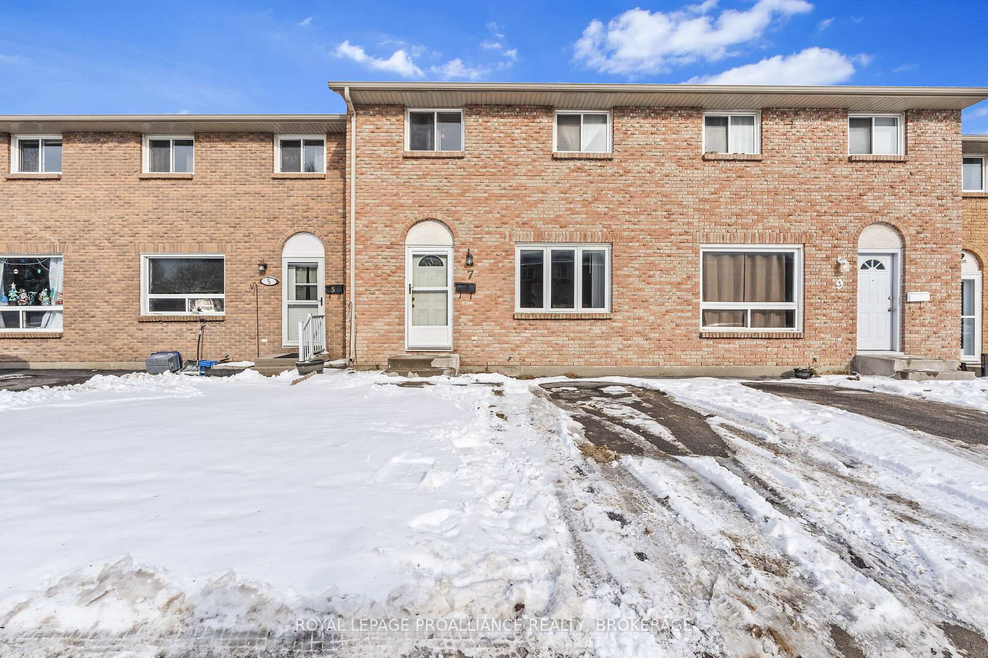 Front of 7 Rosemund Crescent