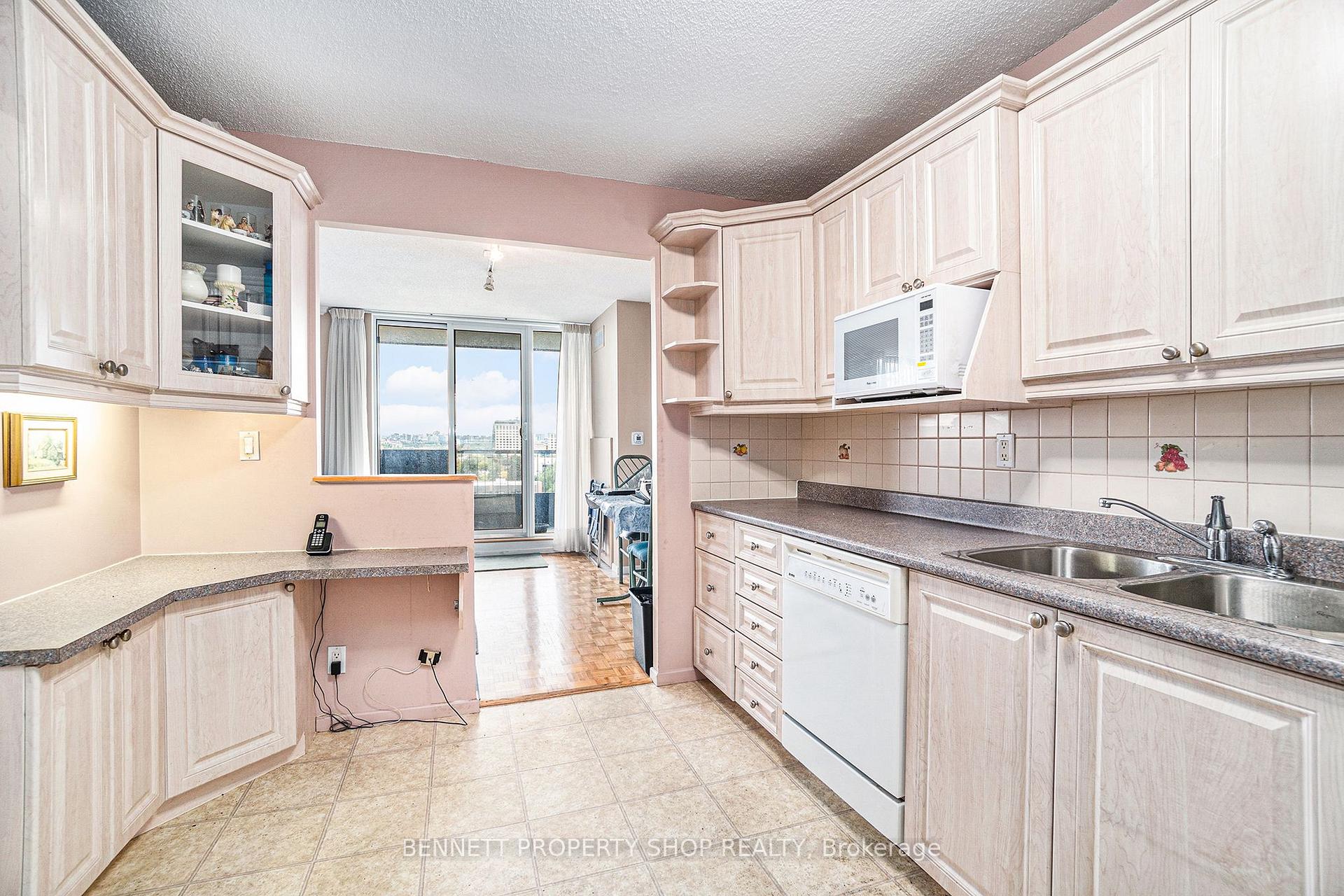 Photo 8 of Unit 1015, 2951 Riverside Drive, Ottawa, Mooneys Bay/Riverside Park — HOMEH