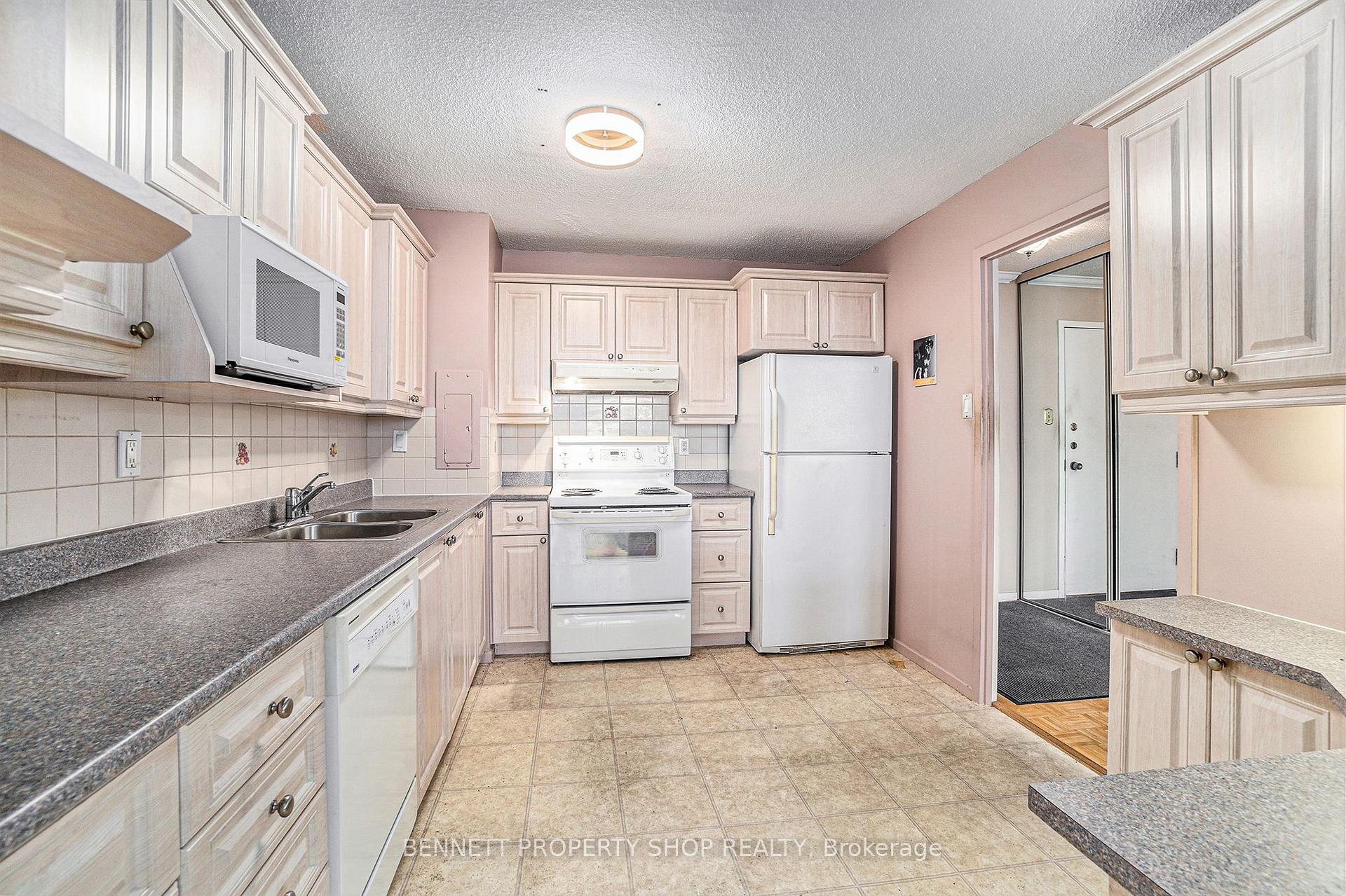 Photo 9 of Unit 1015, 2951 Riverside Drive, Ottawa, Mooneys Bay/Riverside Park — HOMEH