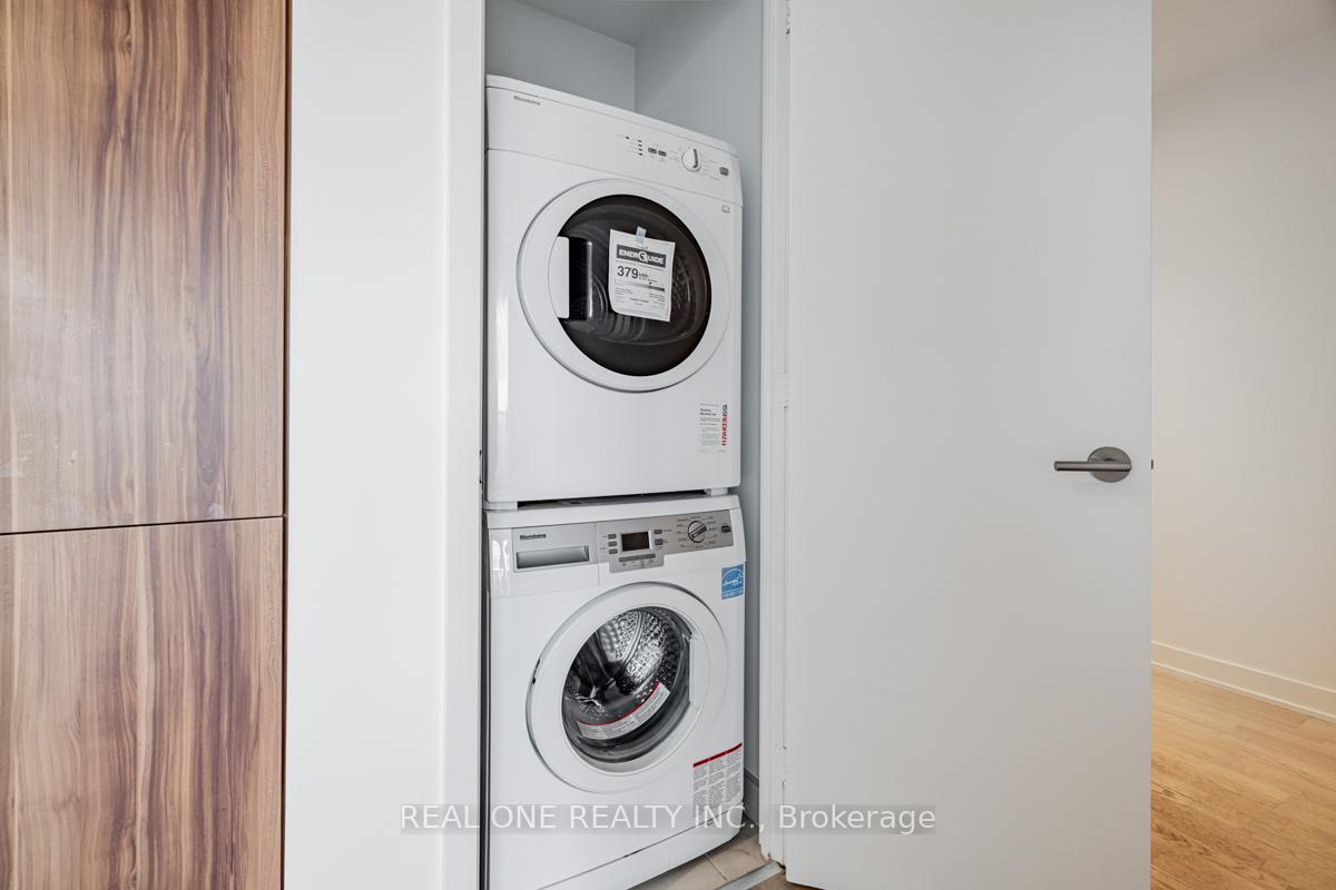 Photo 6 of Unit 2907, 185 Roehampton Avenue, Toronto, Mount Pleasant West — HOMEH