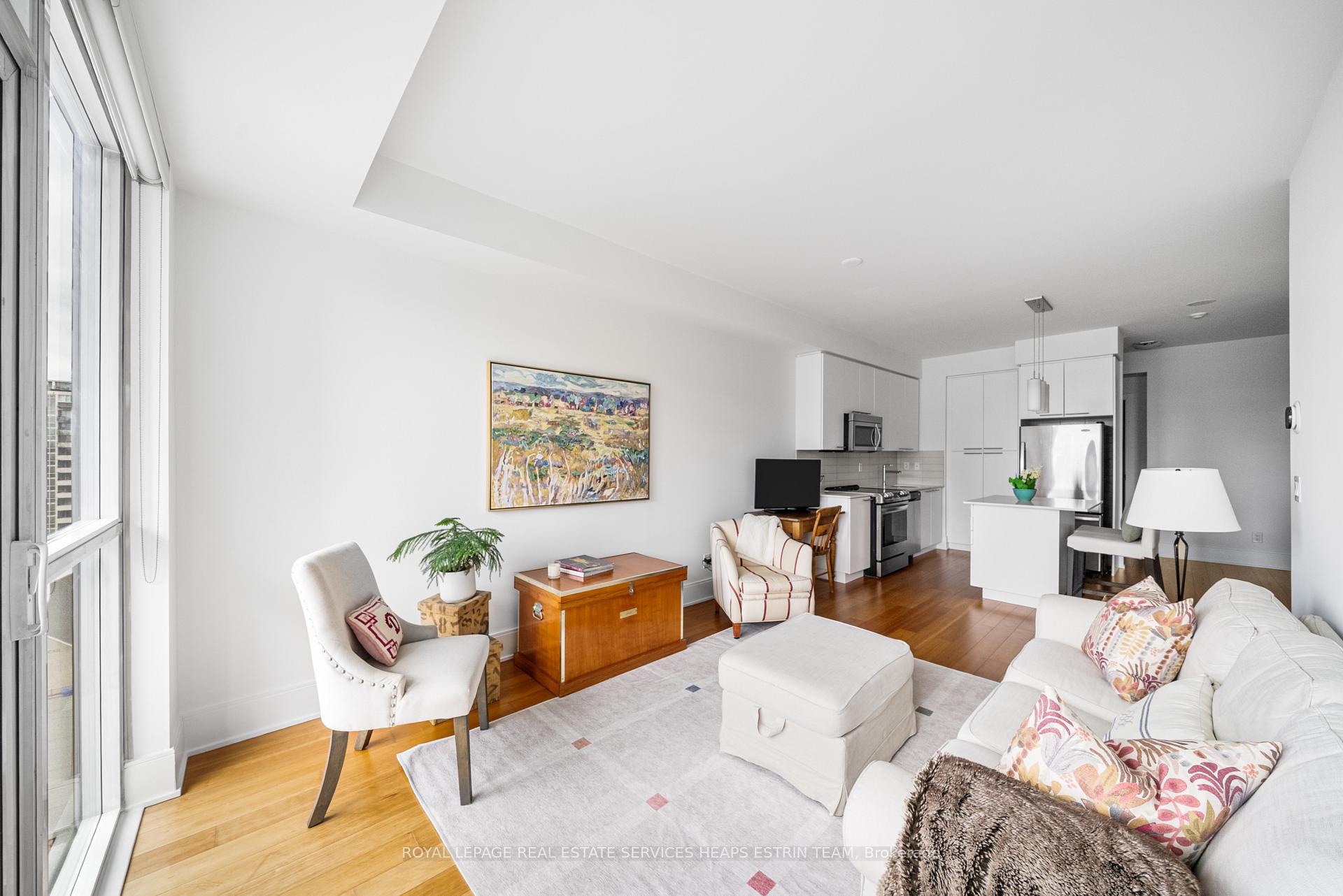 Photo 6 of Unit 801, 25 Broadway Avenue, Toronto, Mount Pleasant West — HOMEH
