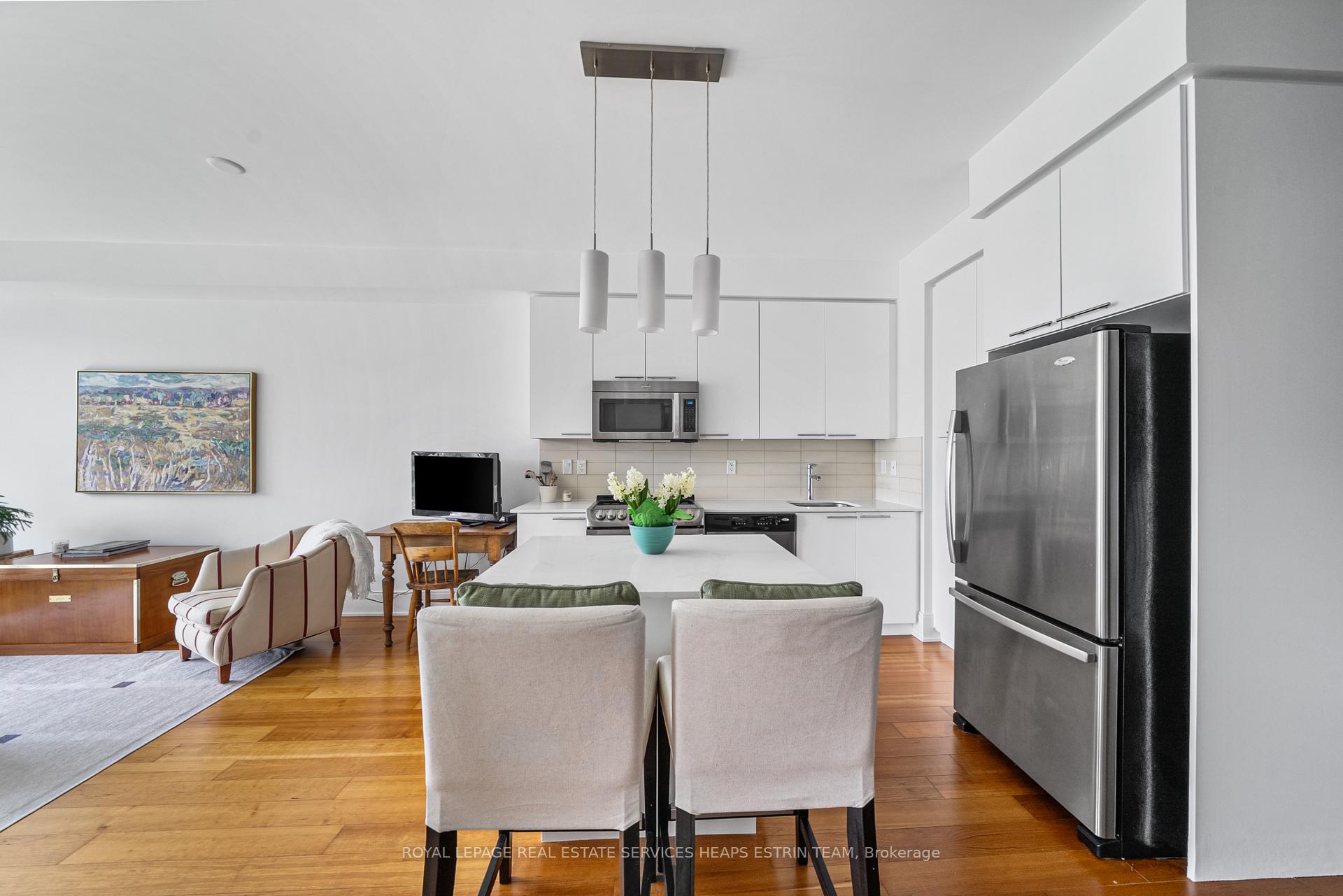 Photo 7 of Unit 801, 25 Broadway Avenue, Toronto, Mount Pleasant West — HOMEH