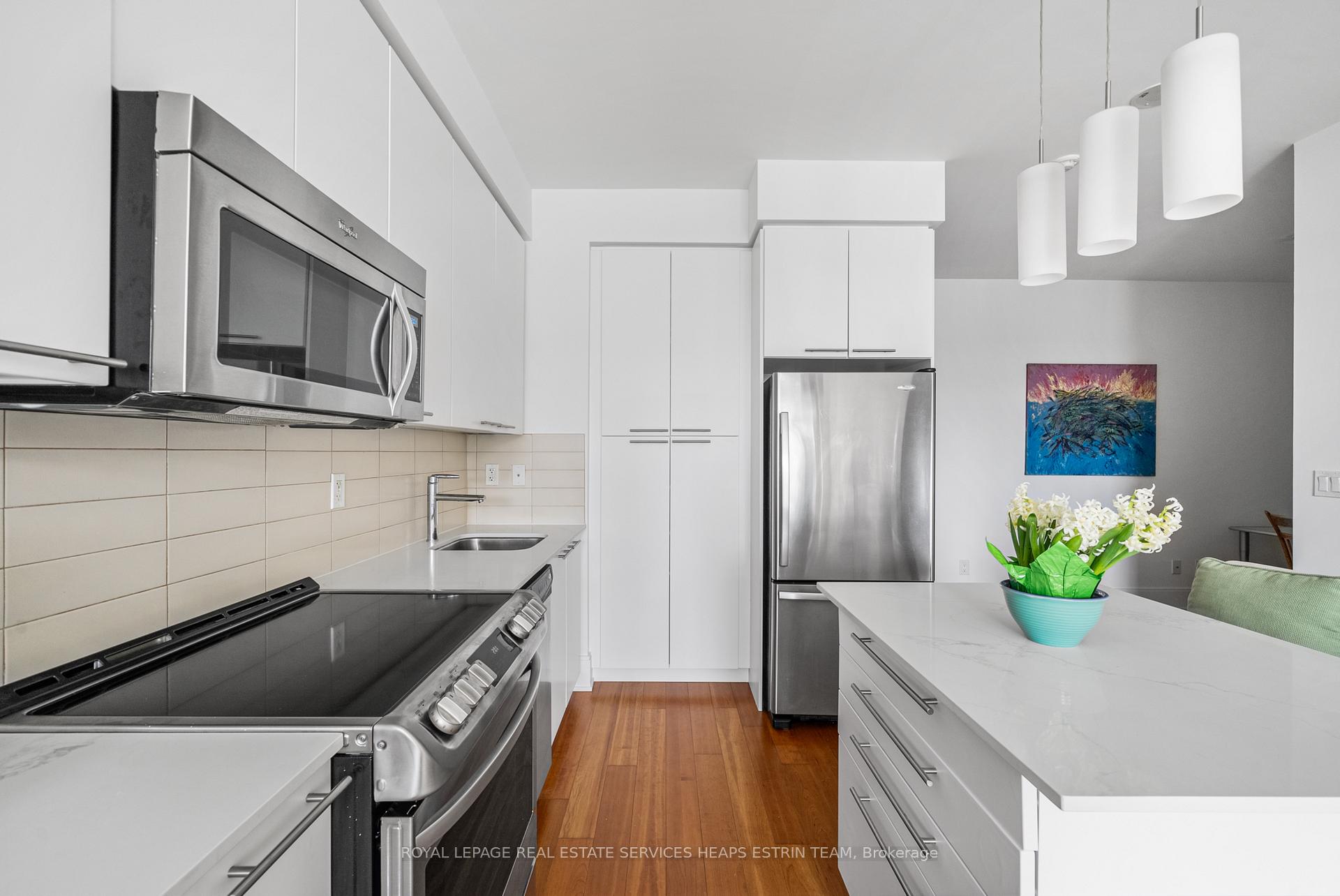 Photo 10 of Unit 801, 25 Broadway Avenue, Toronto, Mount Pleasant West — HOMEH