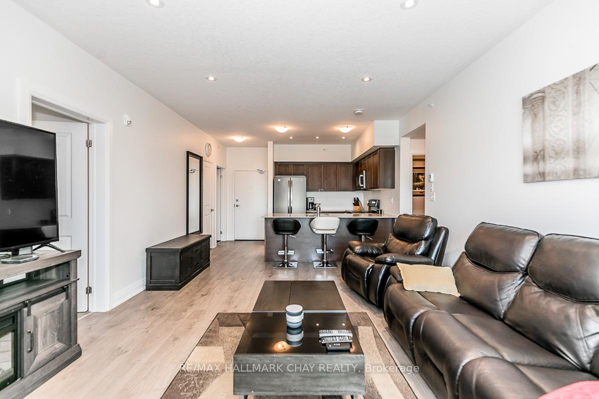 Photo 12 of Unit 205, 299 Cundles Road E, Barrie, 400 North — HOMEH