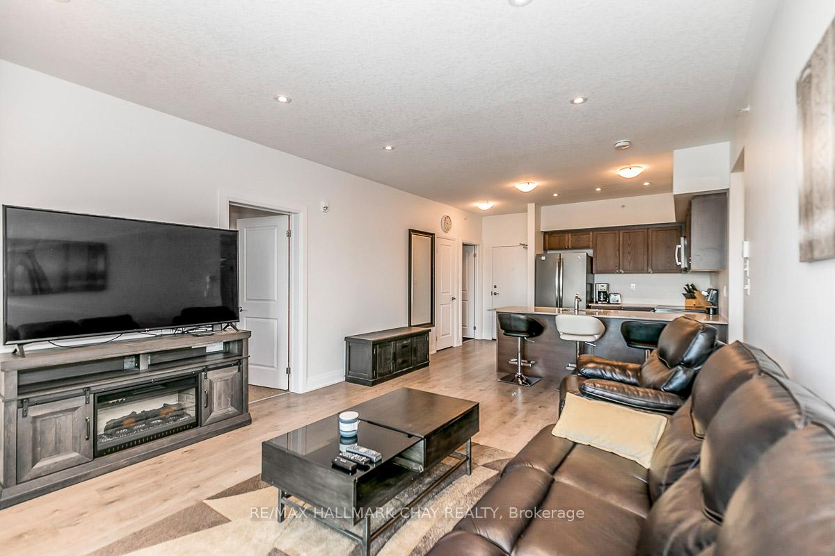 Photo 13 of Unit 205, 299 Cundles Road E, Barrie, 400 North — HOMEH