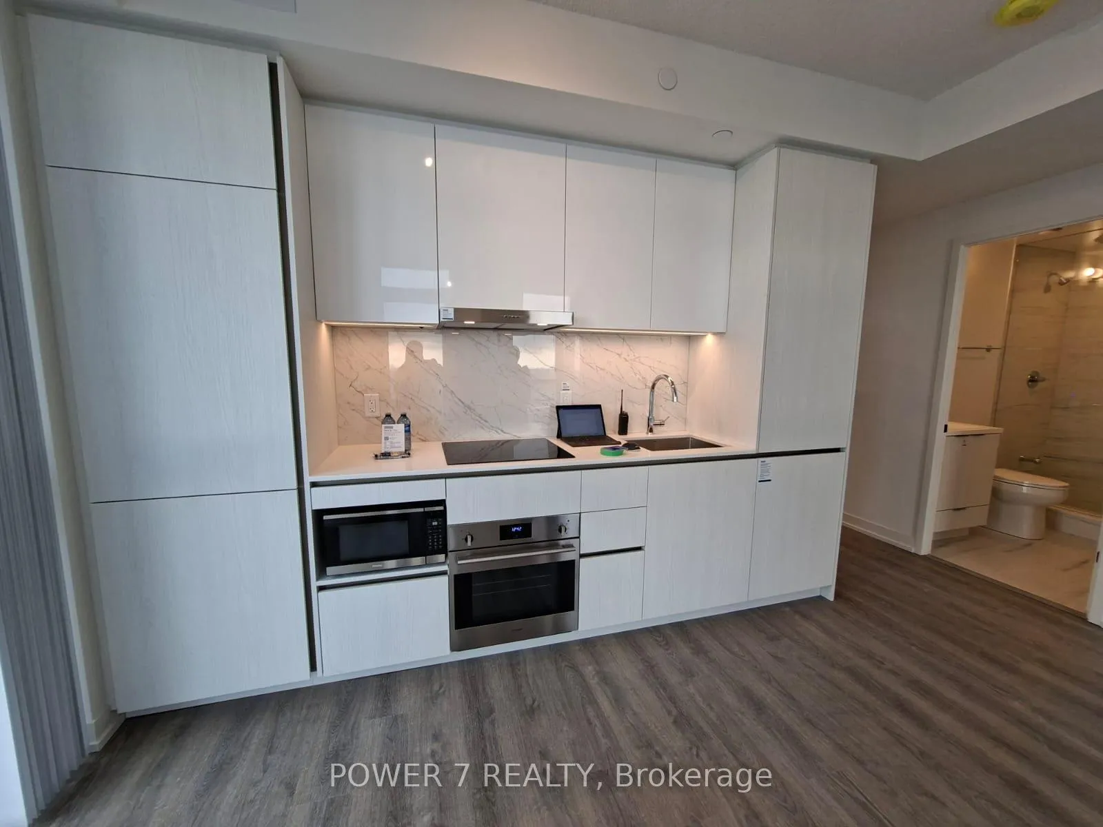Photo 3 of Unit 4012, 8 Interchange Way, Vaughan, Vaughan Corporate Centre — HOMEH