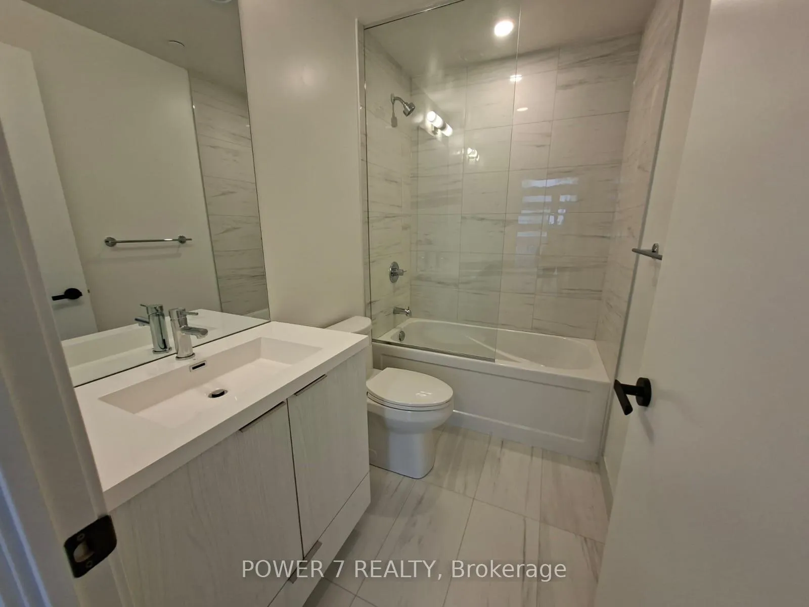Photo 14 of Unit 4012, 8 Interchange Way, Vaughan, Vaughan Corporate Centre — HOMEH