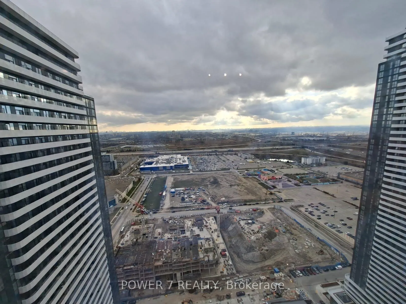 Photo 16 of Unit 4012, 8 Interchange Way, Vaughan, Vaughan Corporate Centre — HOMEH