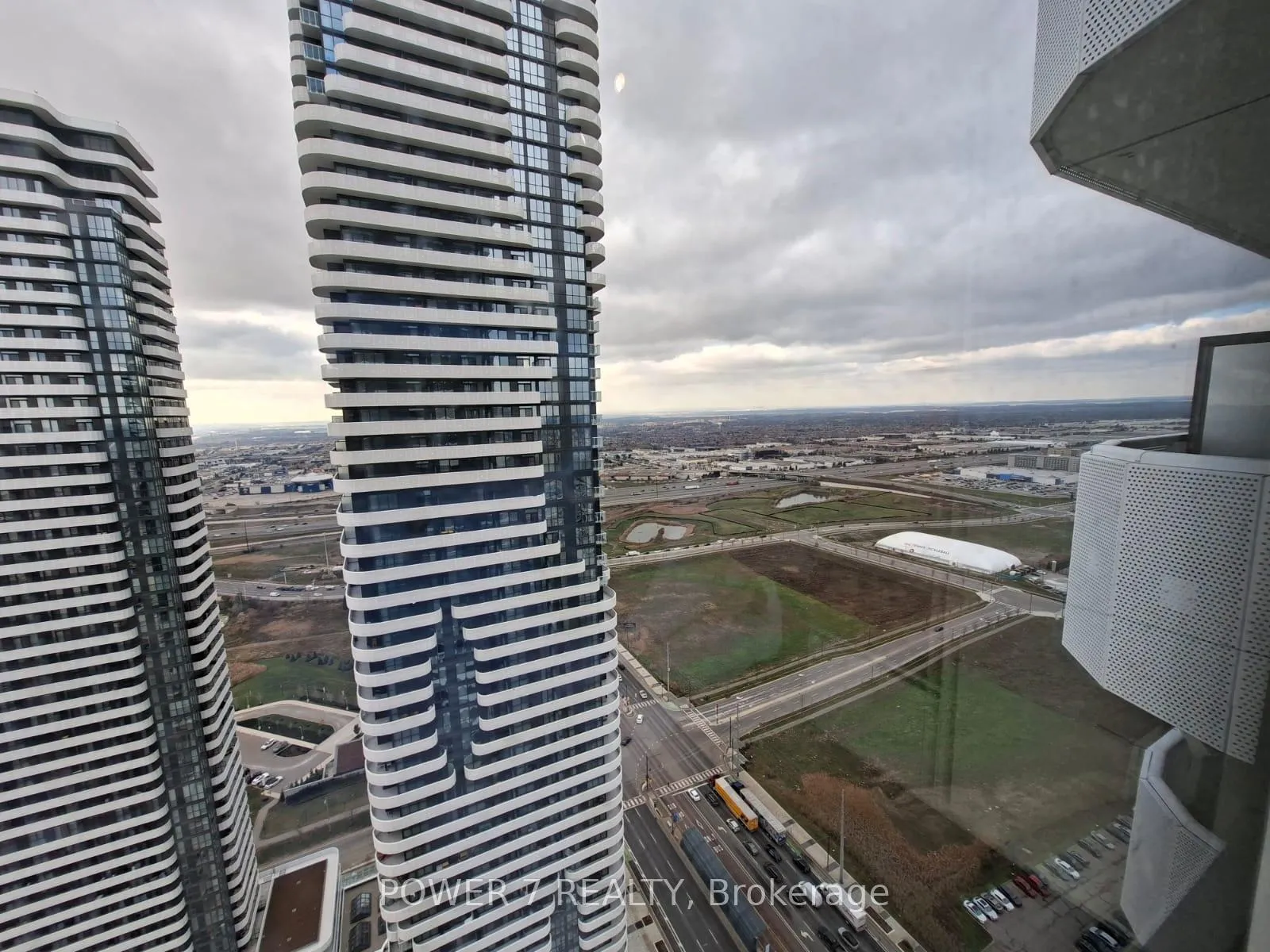 Photo 18 of Unit 4012, 8 Interchange Way, Vaughan, Vaughan Corporate Centre — HOMEH