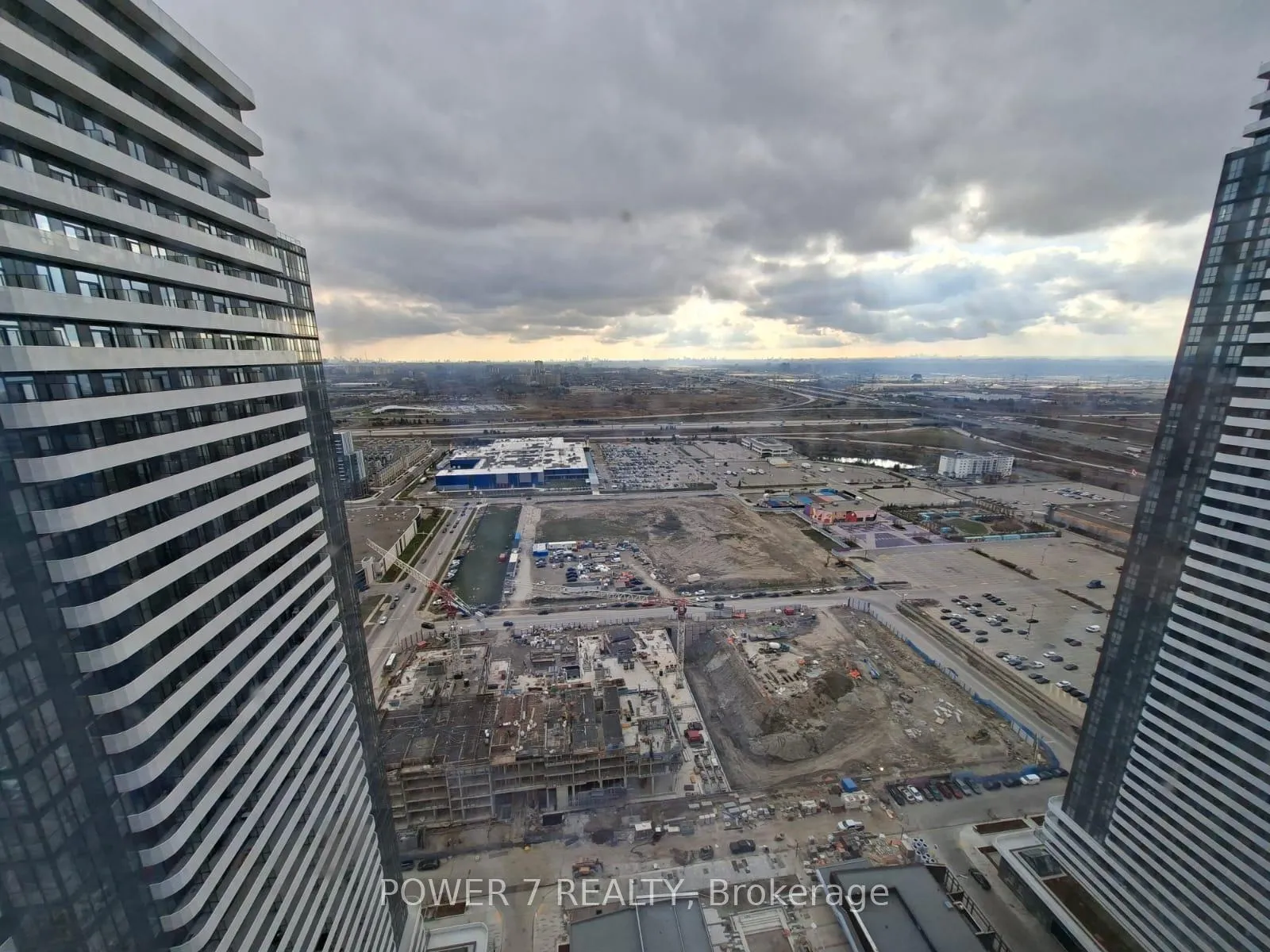 Photo 19 of Unit 4012, 8 Interchange Way, Vaughan, Vaughan Corporate Centre — HOMEH
