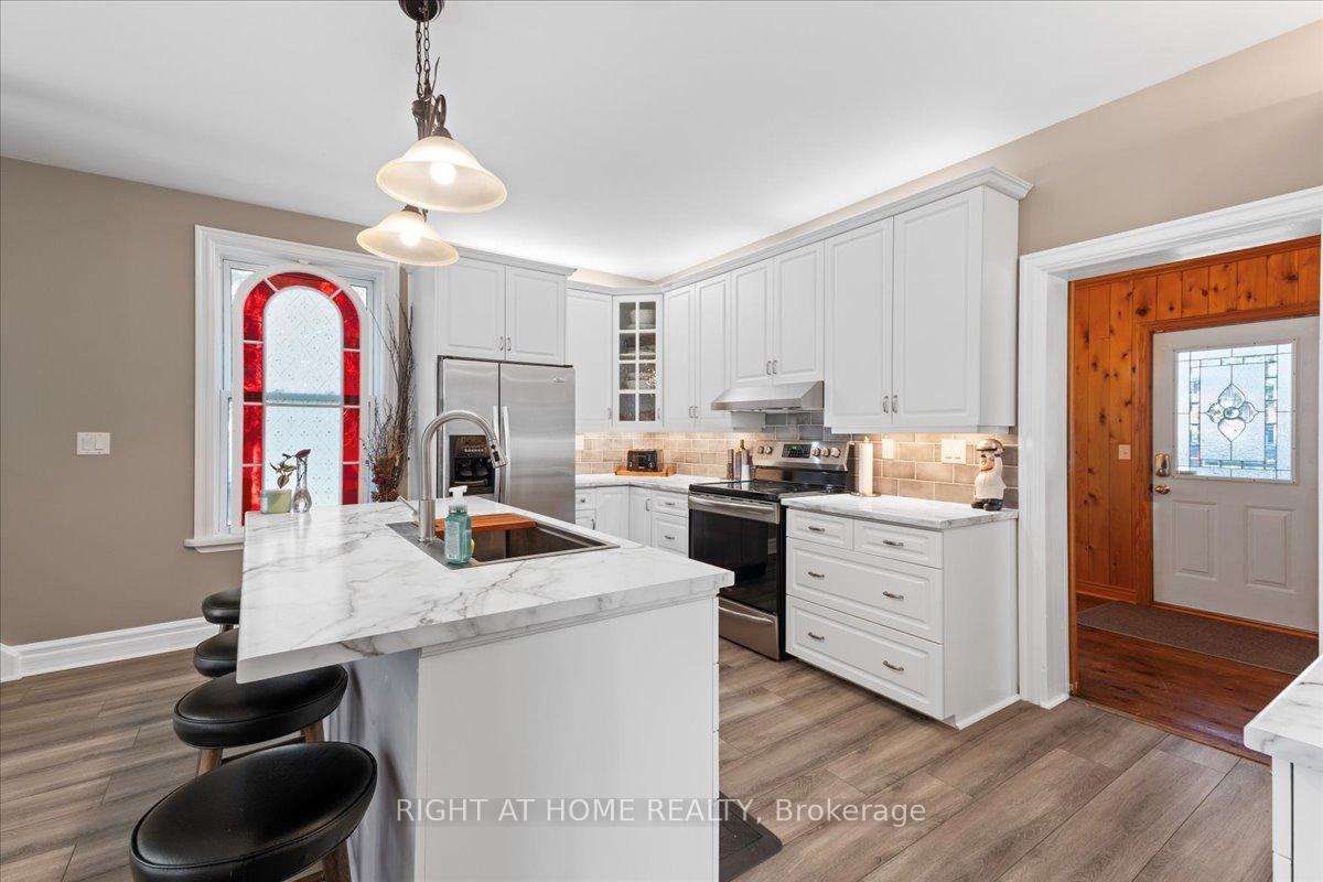 Photo 11 of 65 Donald Street, Belleville, Belleville Ward — HOMEH