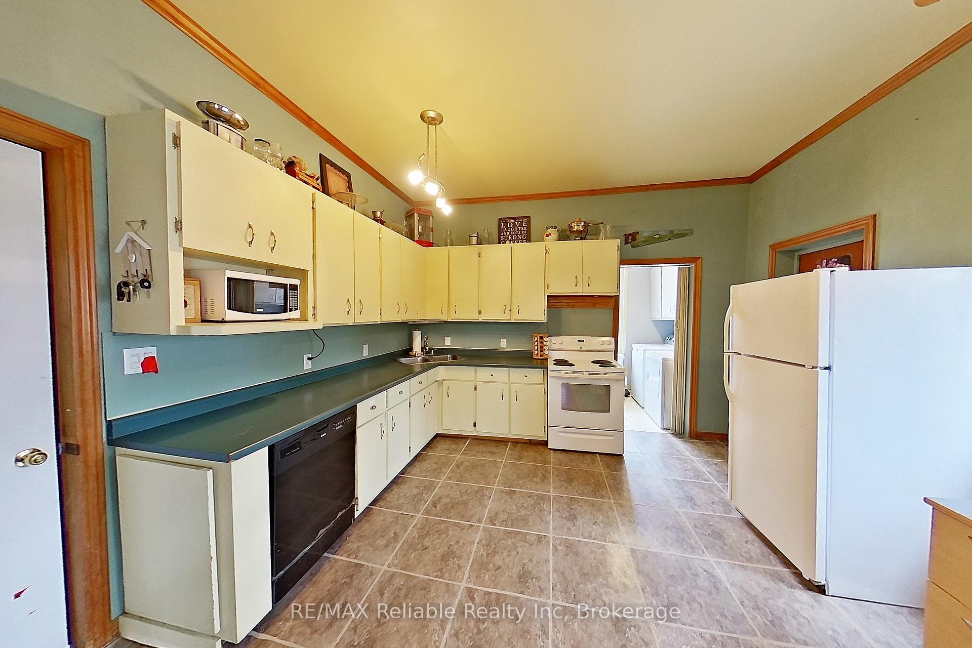 Photo 16 of 40323 Huron Road, Central Huron, Clinton — HOMEH