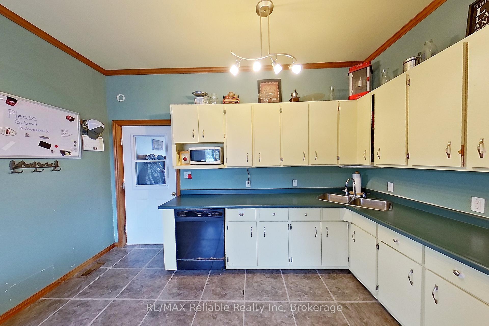 Photo 19 of 40323 Huron Road, Central Huron, Clinton — HOMEH