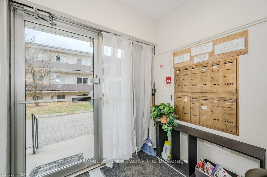 Photo 7 of Unit 302, 57 Conroy Crescent, Guelph, Dovercliffe Park/Old University — HOMEH