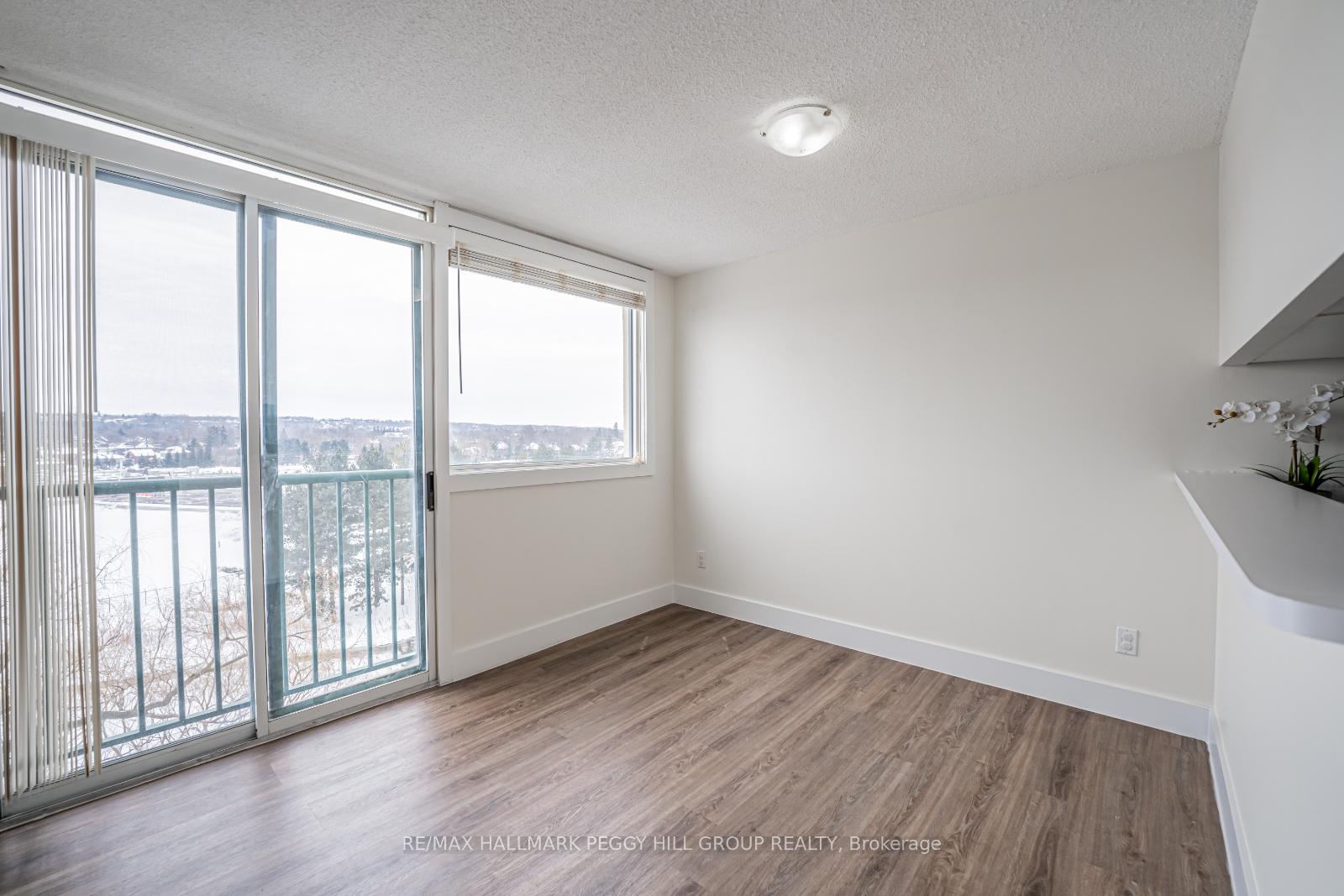 Photo 6 of Unit 701, 75 Ellen Street, Barrie, City Centre — HOMEH