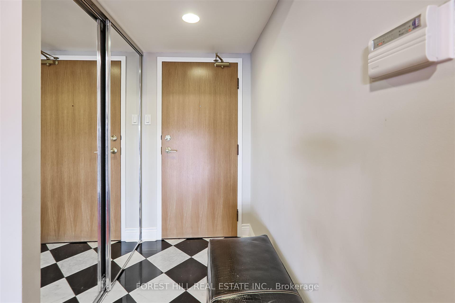 Photo 5 of Unit 507, 330 Mill Street S, Brampton, Brampton South — HOMEH