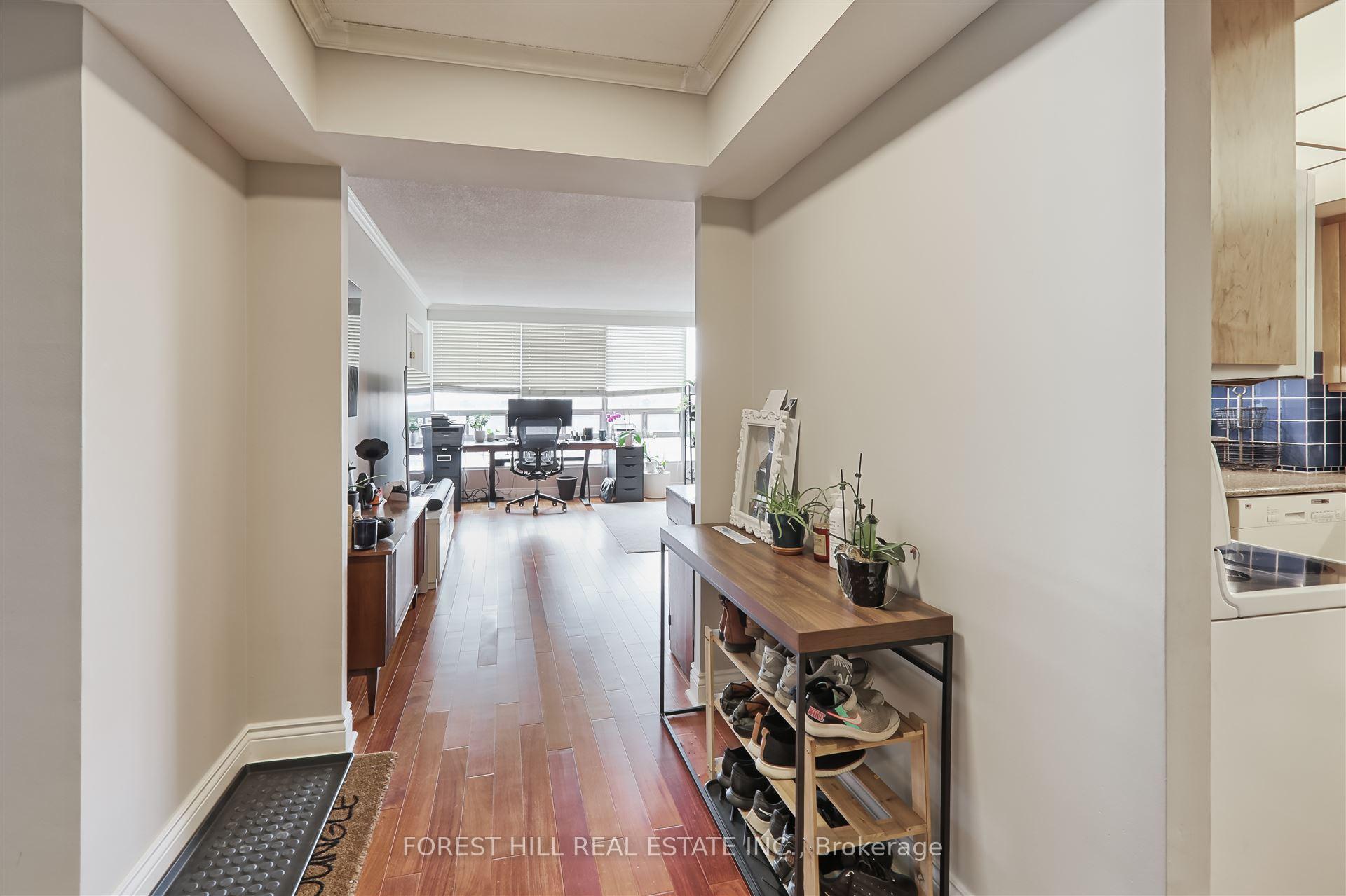 Photo 6 of Unit 507, 330 Mill Street S, Brampton, Brampton South — HOMEH