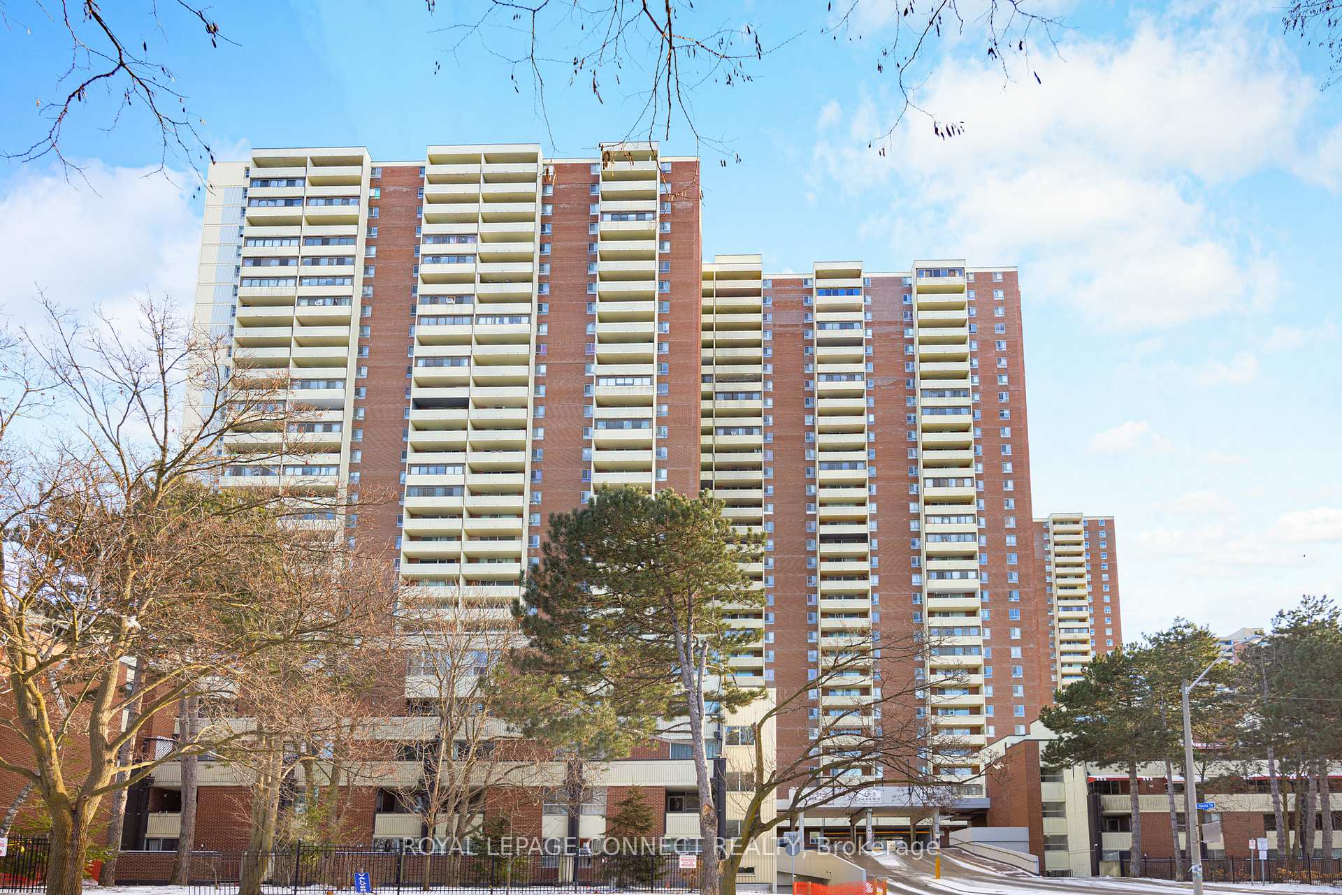 Photo 3 of Unit 218, 1 Massey Square, Toronto, Crescent Town — HOMEH