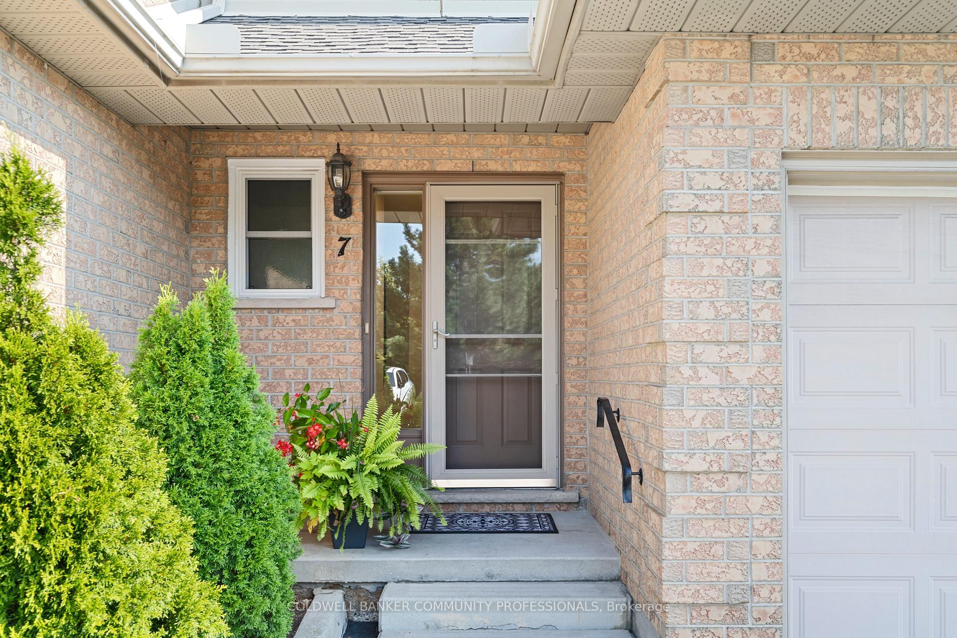 Photo 2 of Unit 7, 1310 Upper Wentworth Street, Hamilton, Crerar — HOMEH