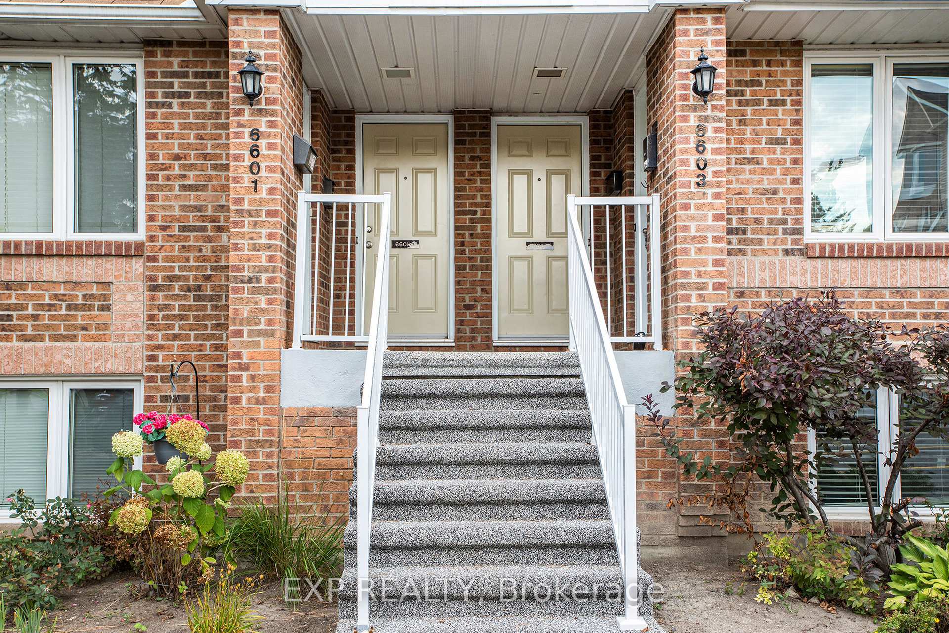 Photo 2 of Unit 6603A, 6603 Bilberry Drive, Ottawa, Convent Glen North — HOMEH