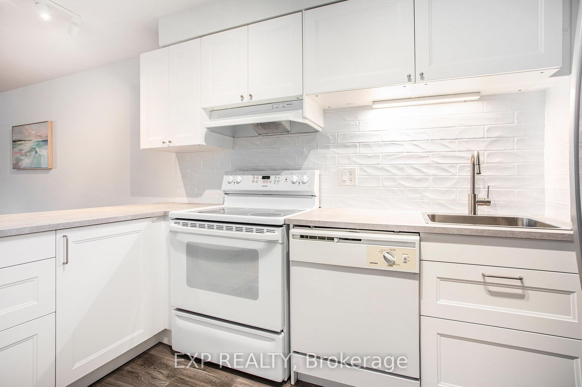 Photo 10 of Unit 6603A, 6603 Bilberry Drive, Ottawa, Convent Glen North — HOMEH