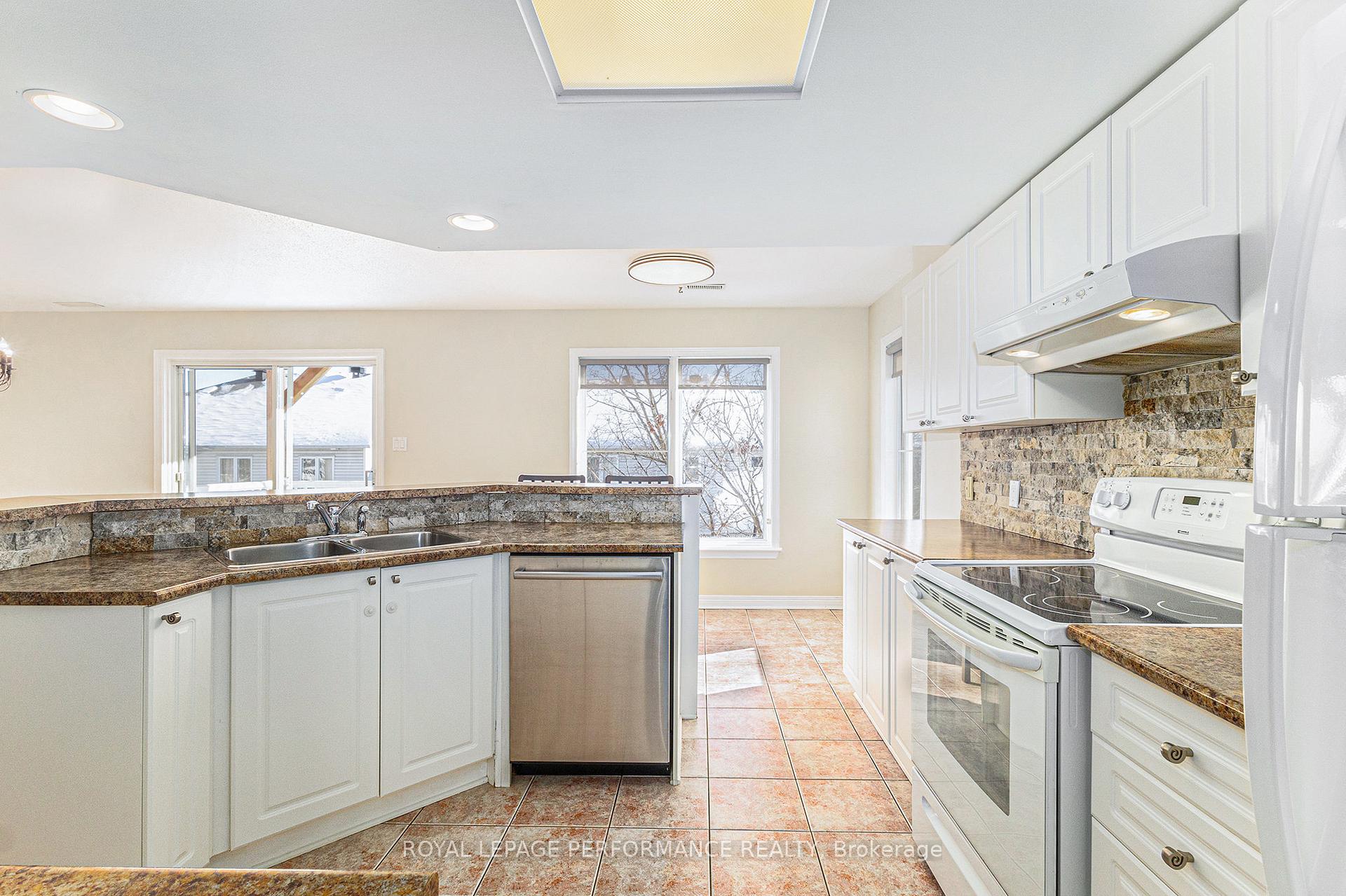 Photo 11 of 4464 Harper Avenue, Ottawa, Carson Grove — HOMEH