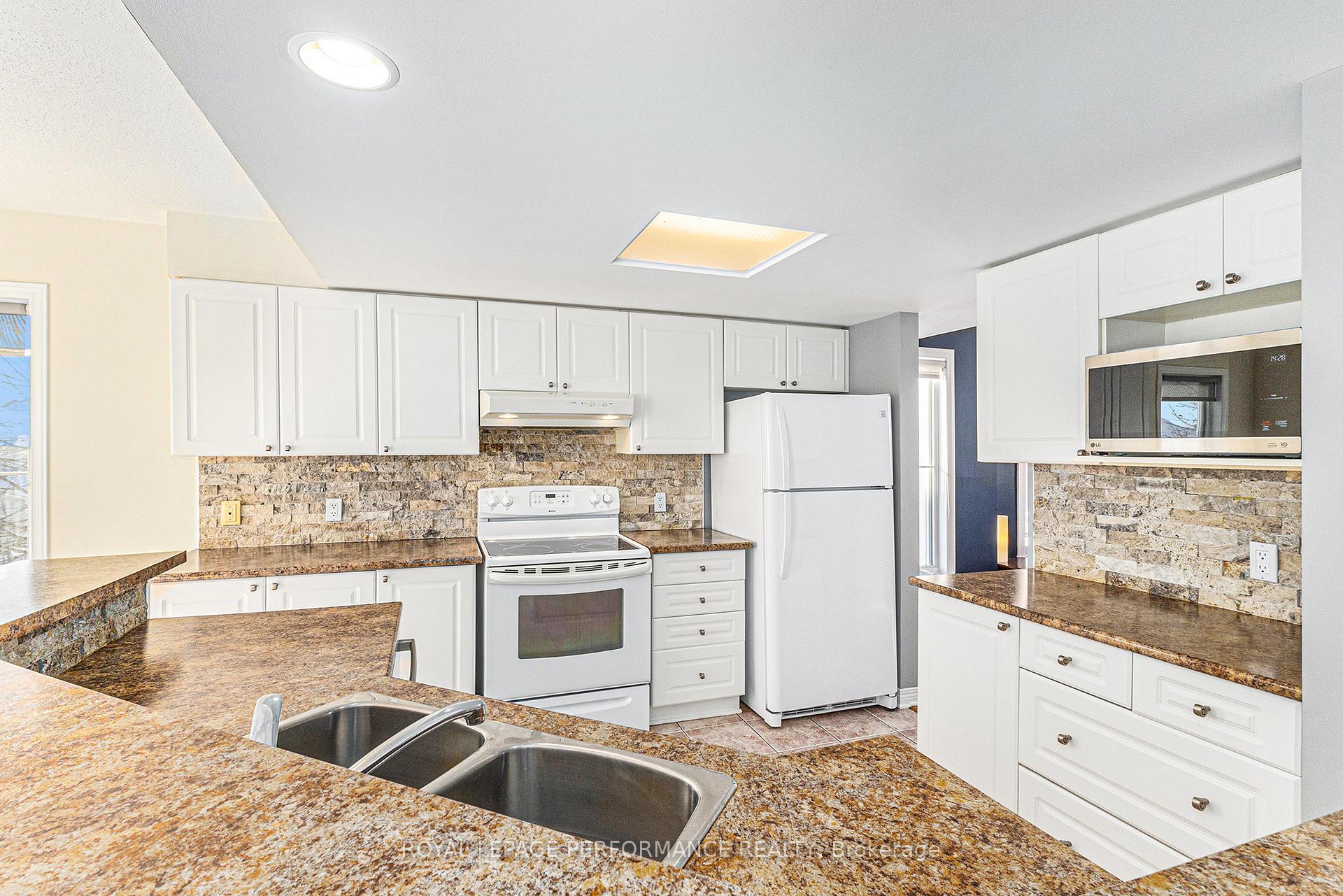 Photo 13 of 4464 Harper Avenue, Ottawa, Carson Grove — HOMEH