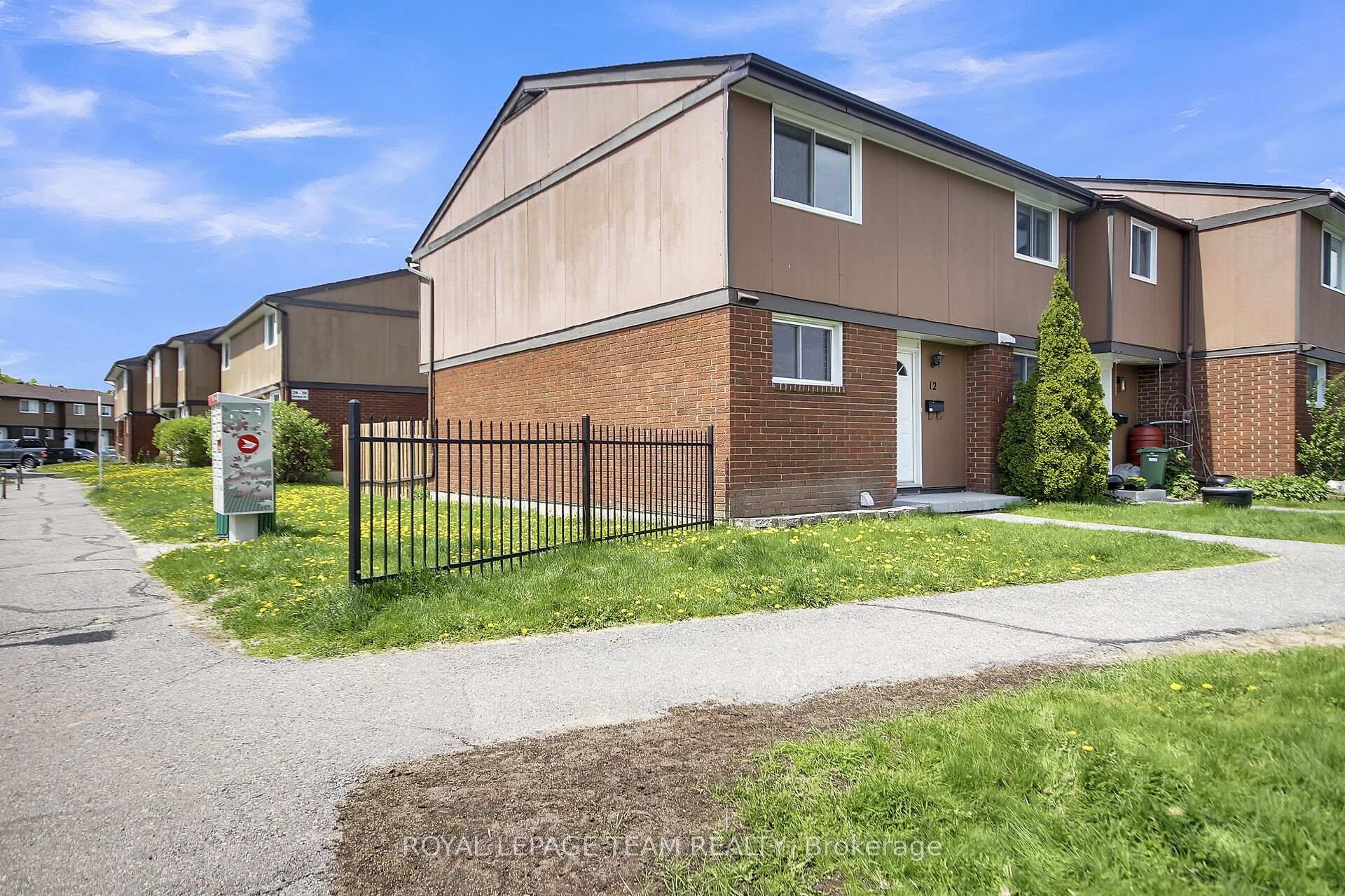 Photo 2 of Unit 23, 12 Glencoe Street, Ottawa, Arlington Woods — HOMEH