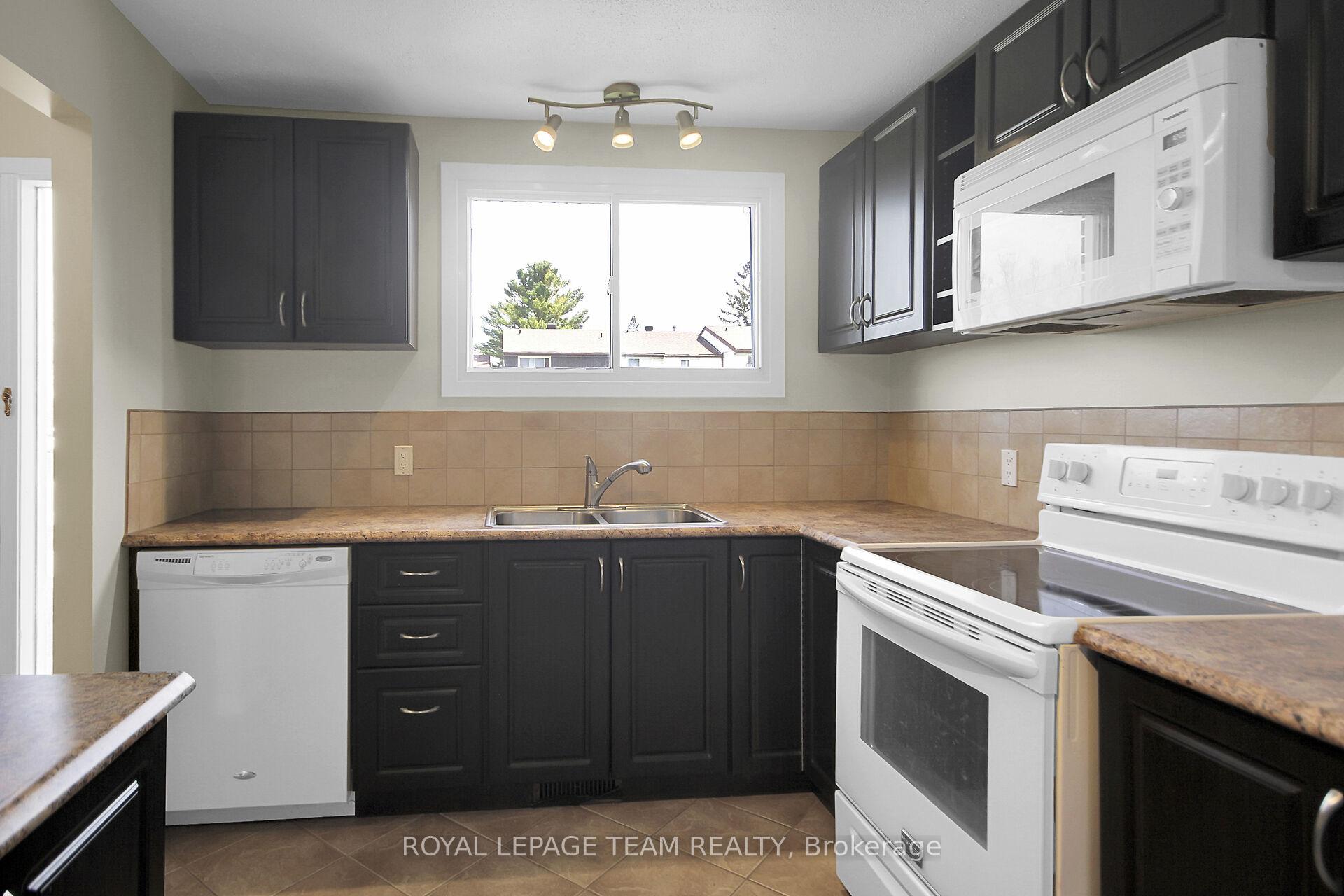 Photo 6 of Unit 23, 12 Glencoe Street, Ottawa, Arlington Woods — HOMEH